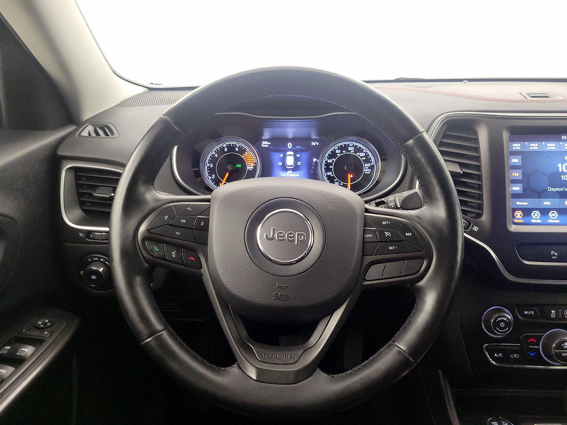 Thumbnail: 2020 Jeep Cherokee - 10