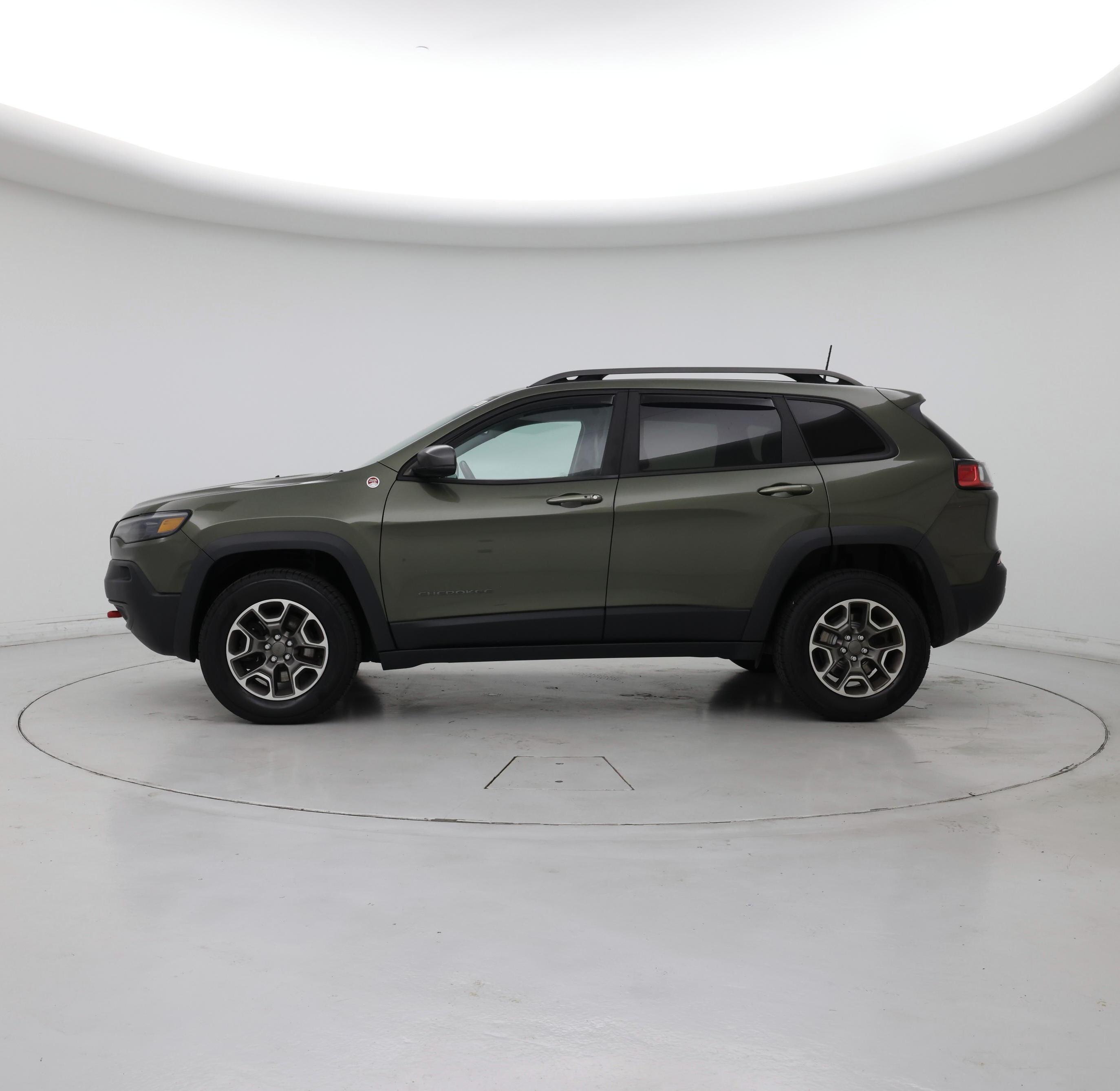 Thumbnail: 2020 Jeep Cherokee - 3