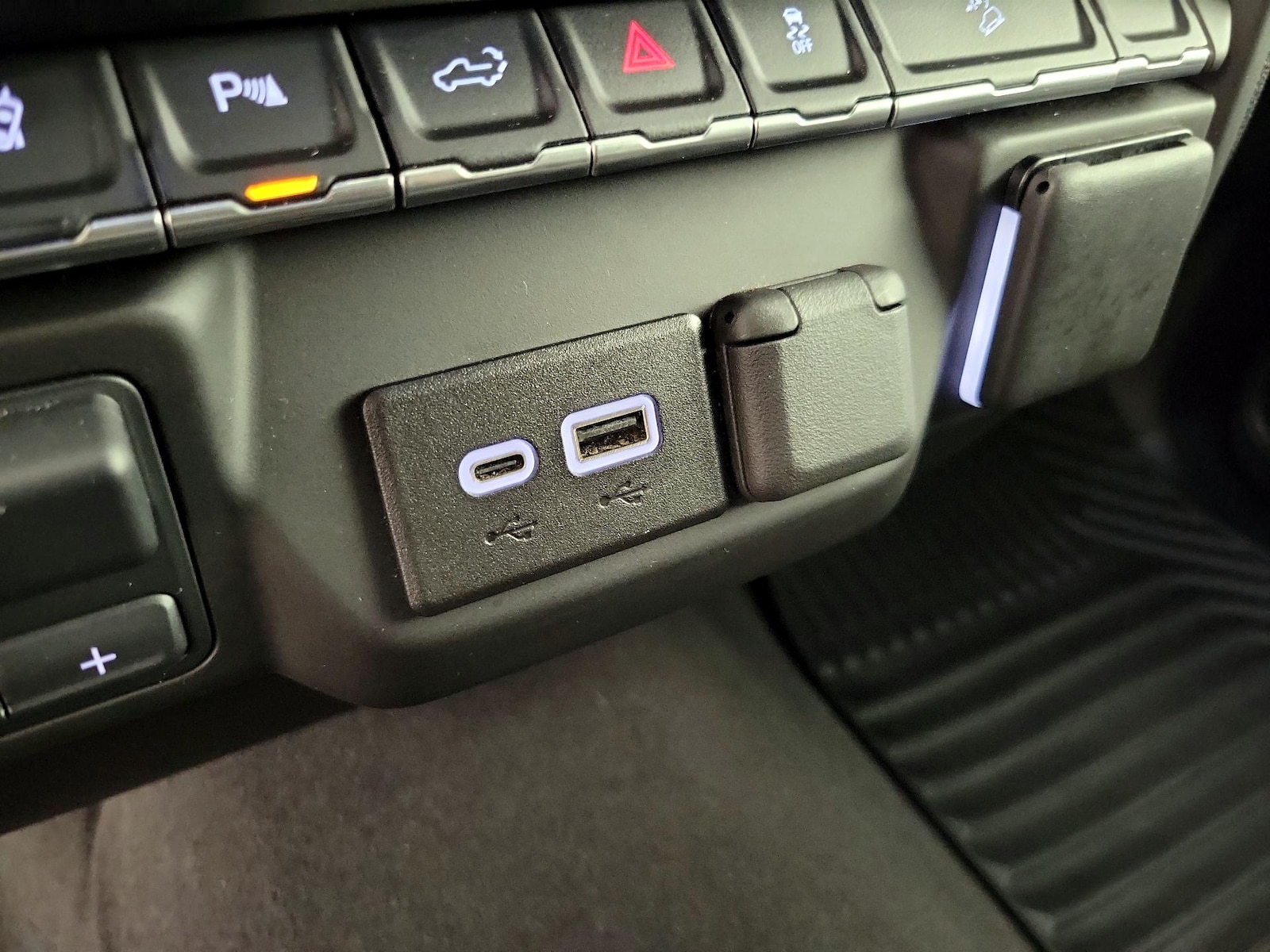 2024 Chevrolet Silverado 2500HD Custom - Photo 19