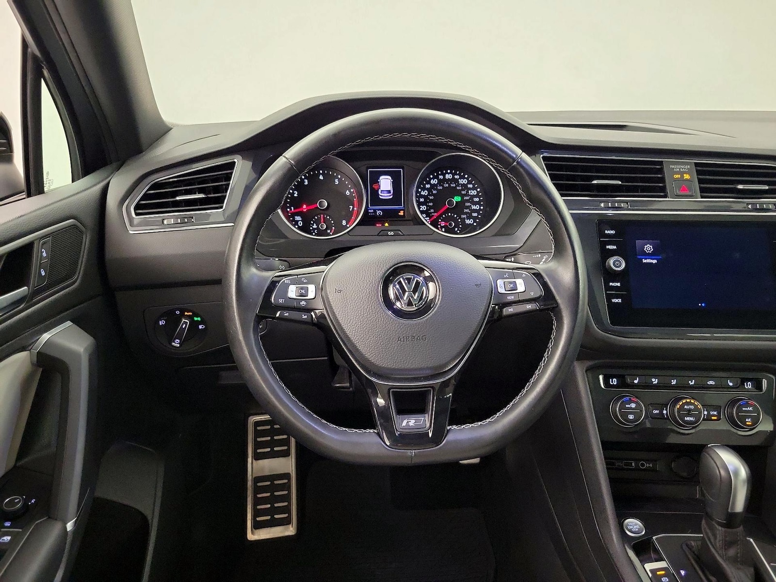 2020 Volkswagen Tiguan SE R-LINE BLACK - Photo 11