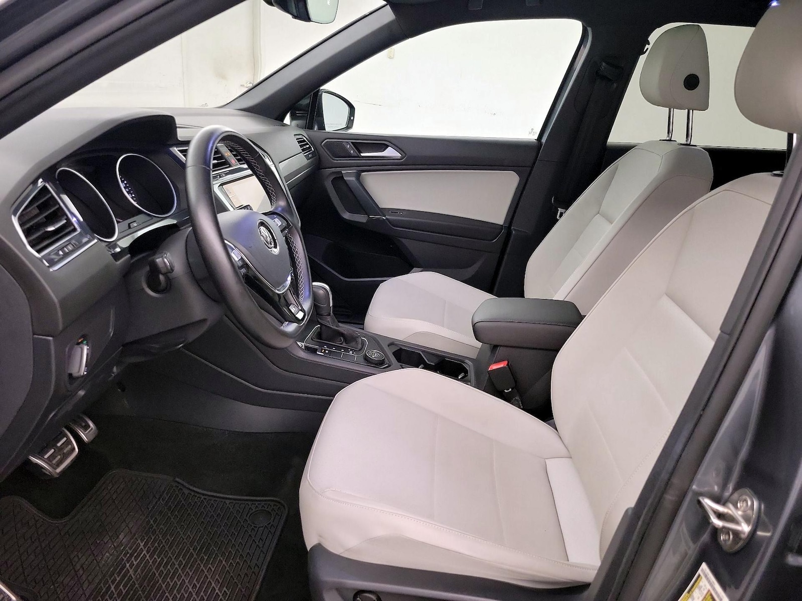 2020 Volkswagen Tiguan SE R-LINE BLACK - Photo 12