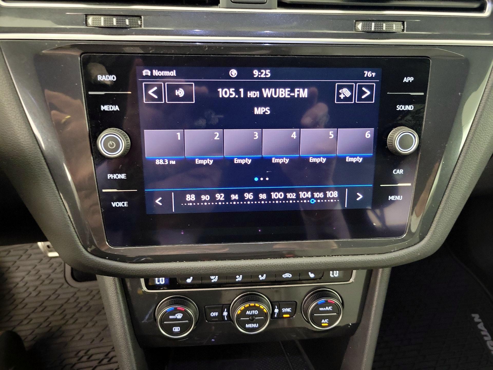 Thumbnail: 2020 Volkswagen Tiguan - 15