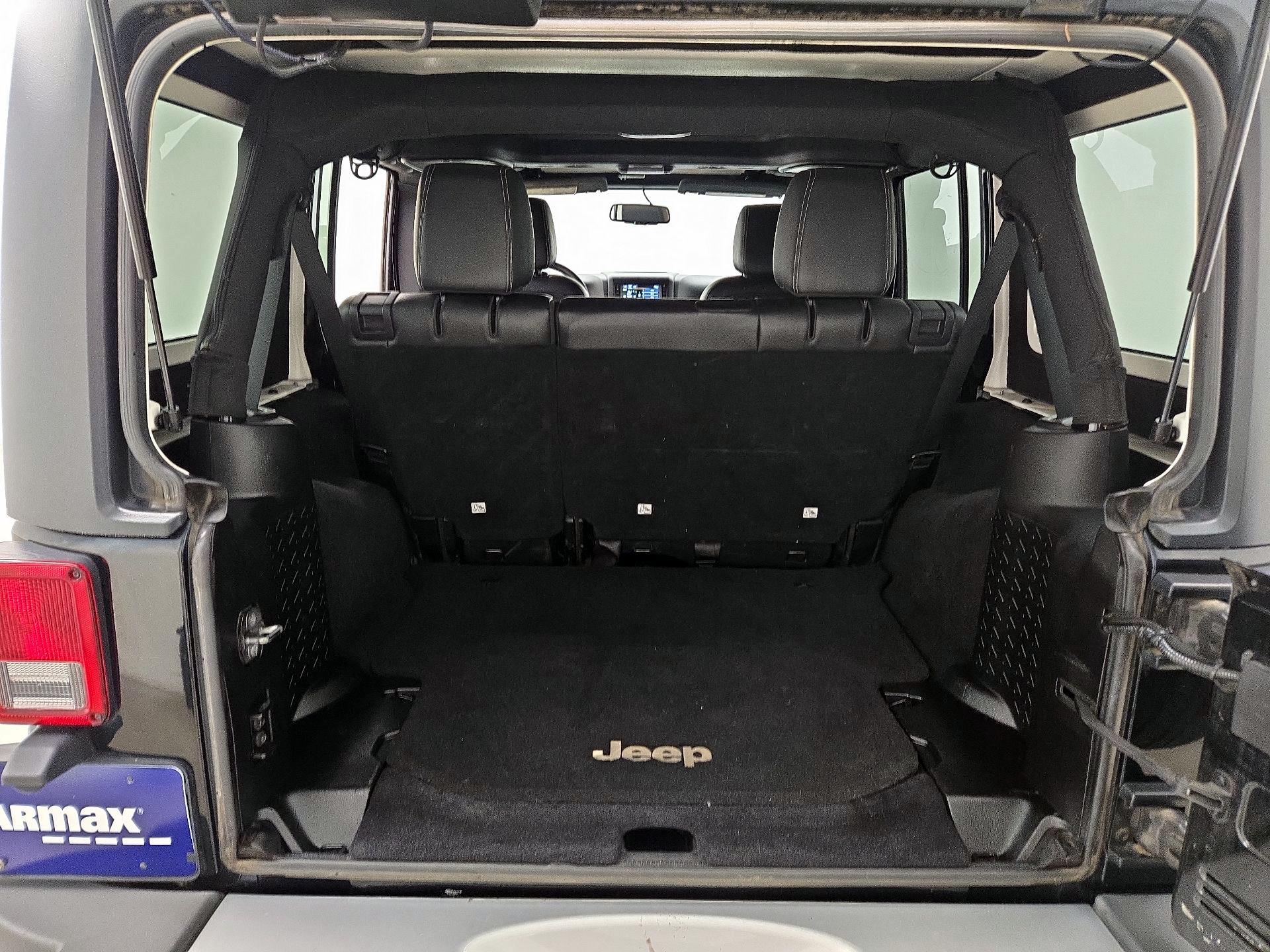 Thumbnail: 2015 Jeep Wrangler - 18
