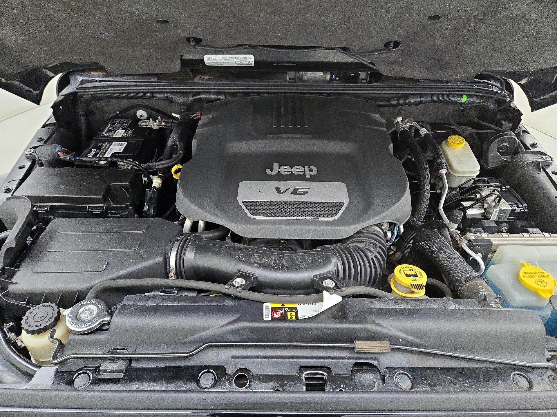 Thumbnail: 2015 Jeep Wrangler - 19