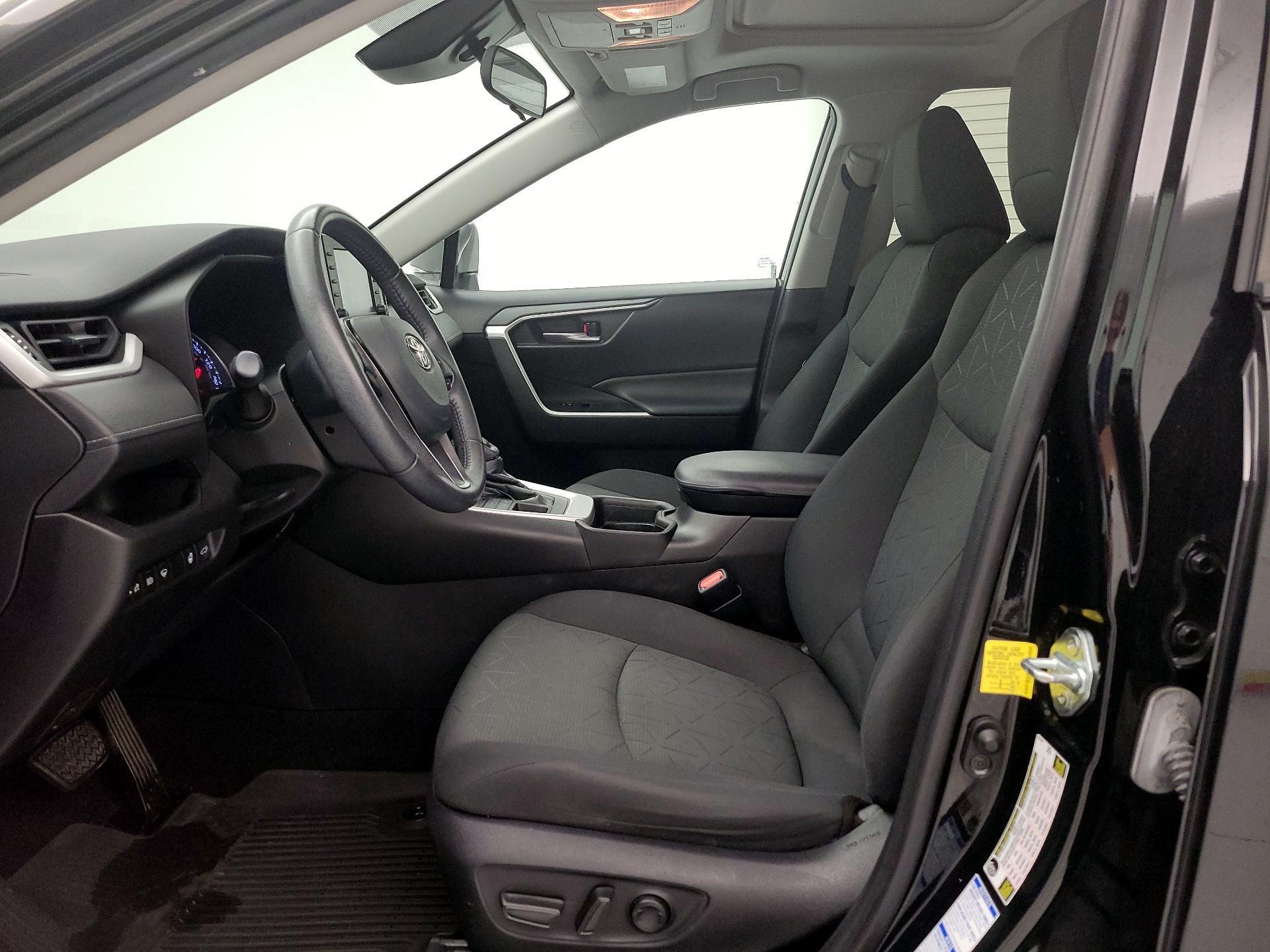 Thumbnail: 2021 Toyota RAV4 - 11