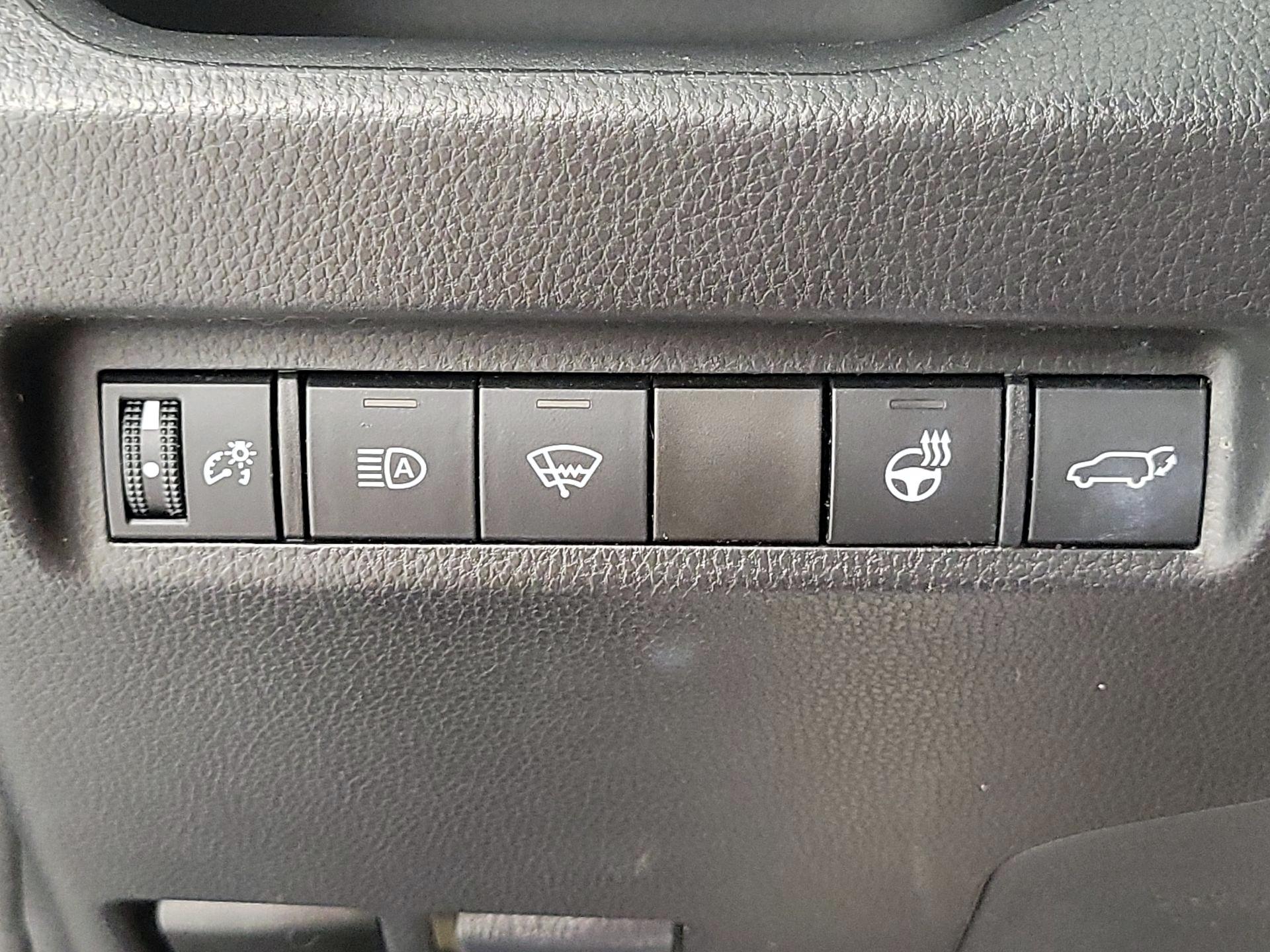 Thumbnail: 2021 Toyota RAV4 - 13