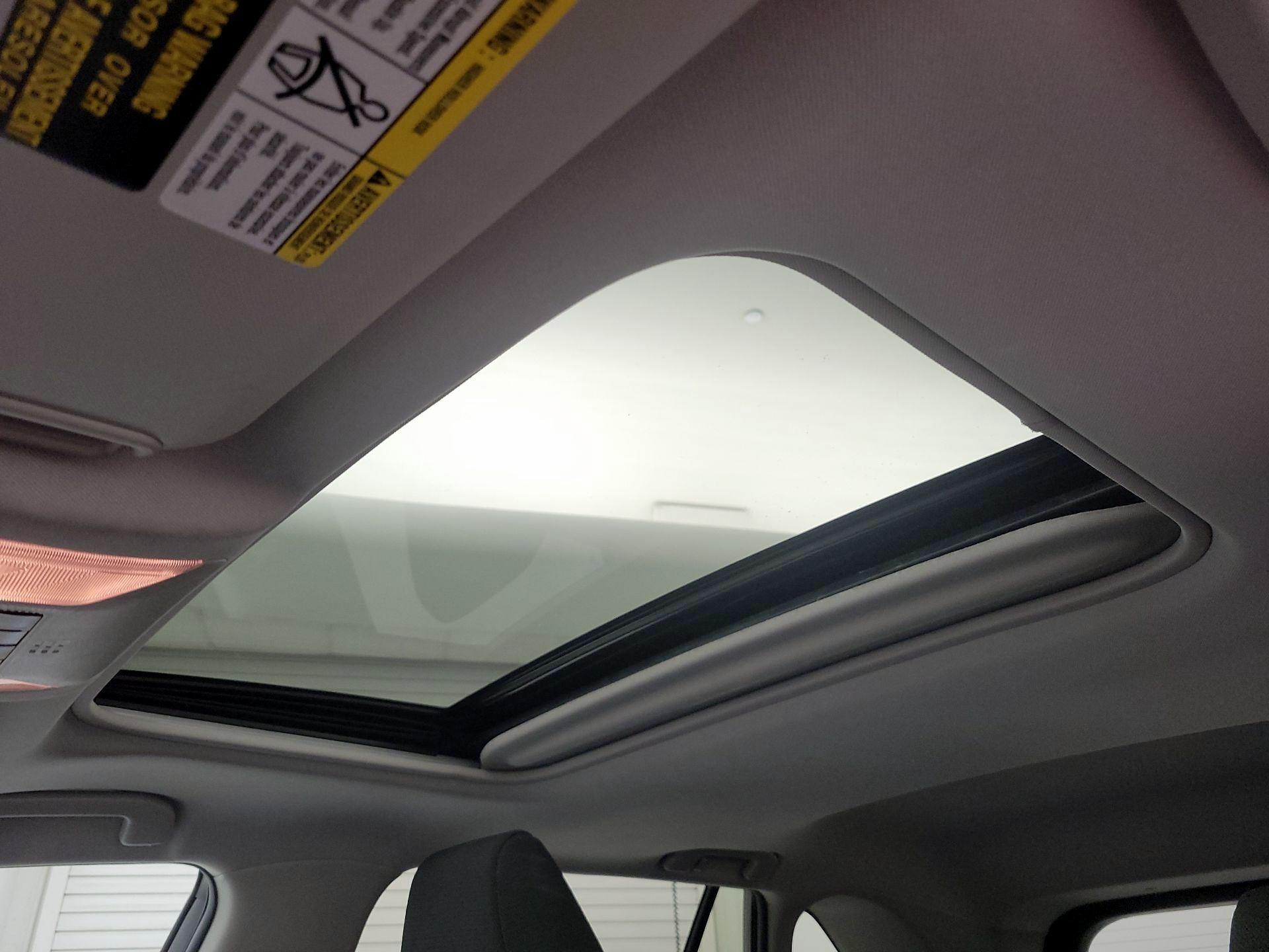 Thumbnail: 2021 Toyota RAV4 - 19