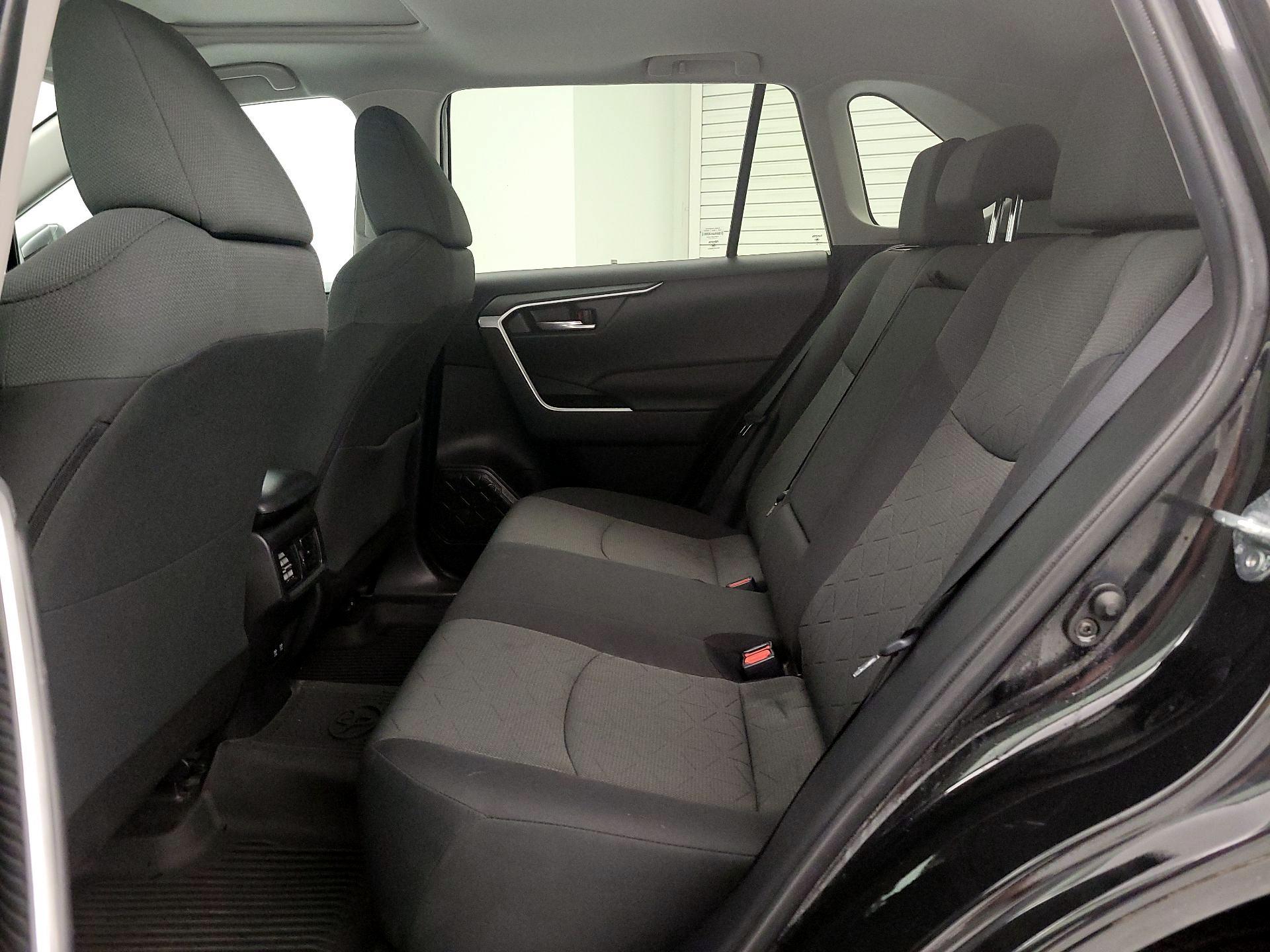 Thumbnail: 2021 Toyota RAV4 - 20