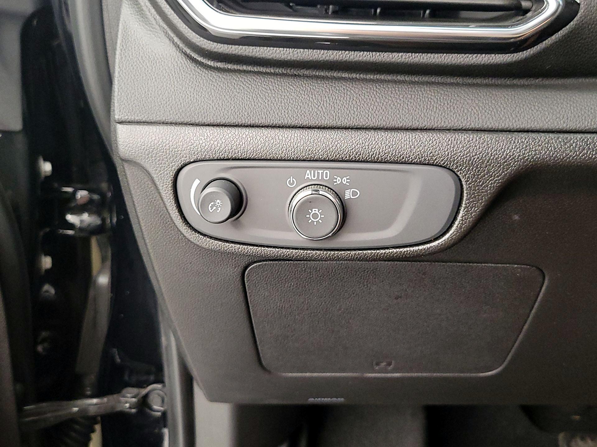 Thumbnail: 2022 Chevrolet Bolt EV - 13