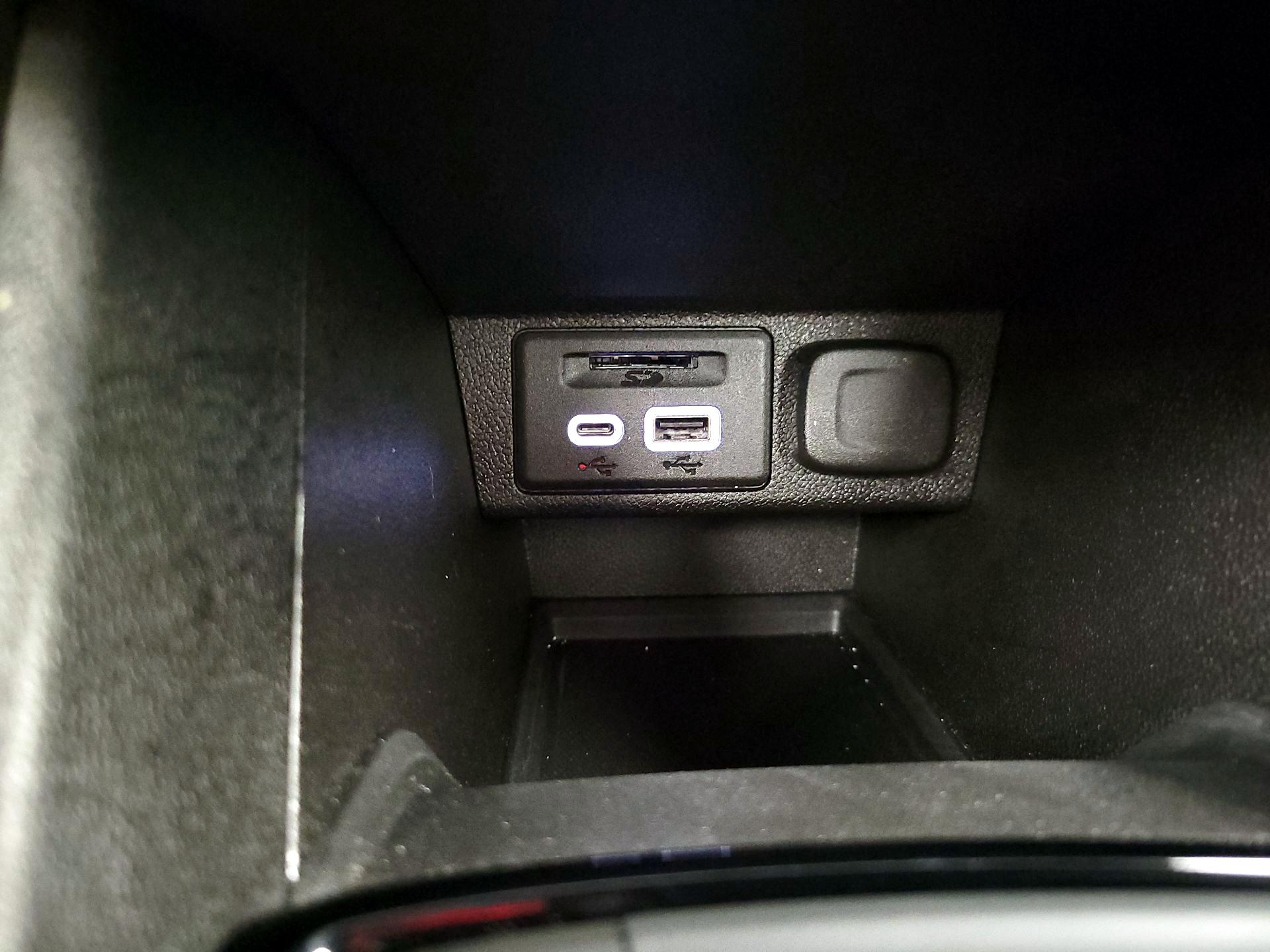 Thumbnail: 2022 Chevrolet Bolt EV - 18