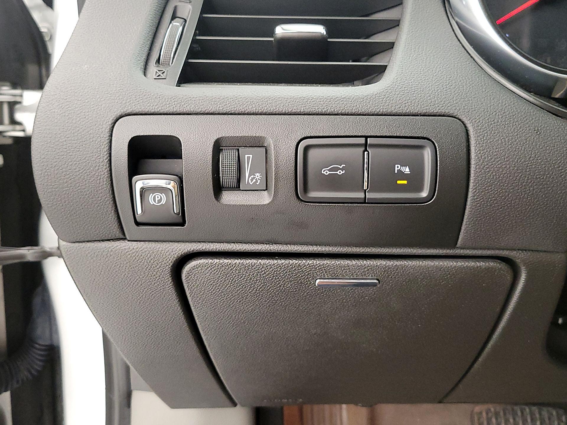 Thumbnail: 2015 Chevrolet Impala - 13