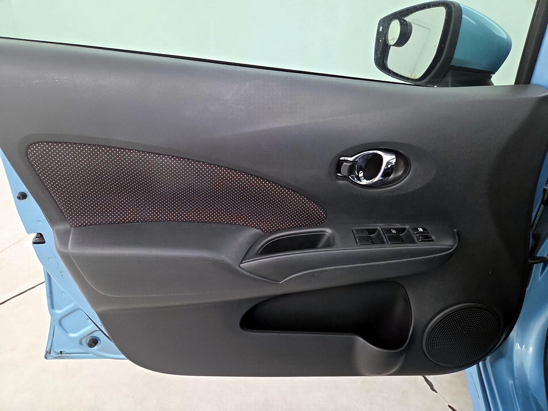 Thumbnail: 2015 Nissan Versa Note - 12