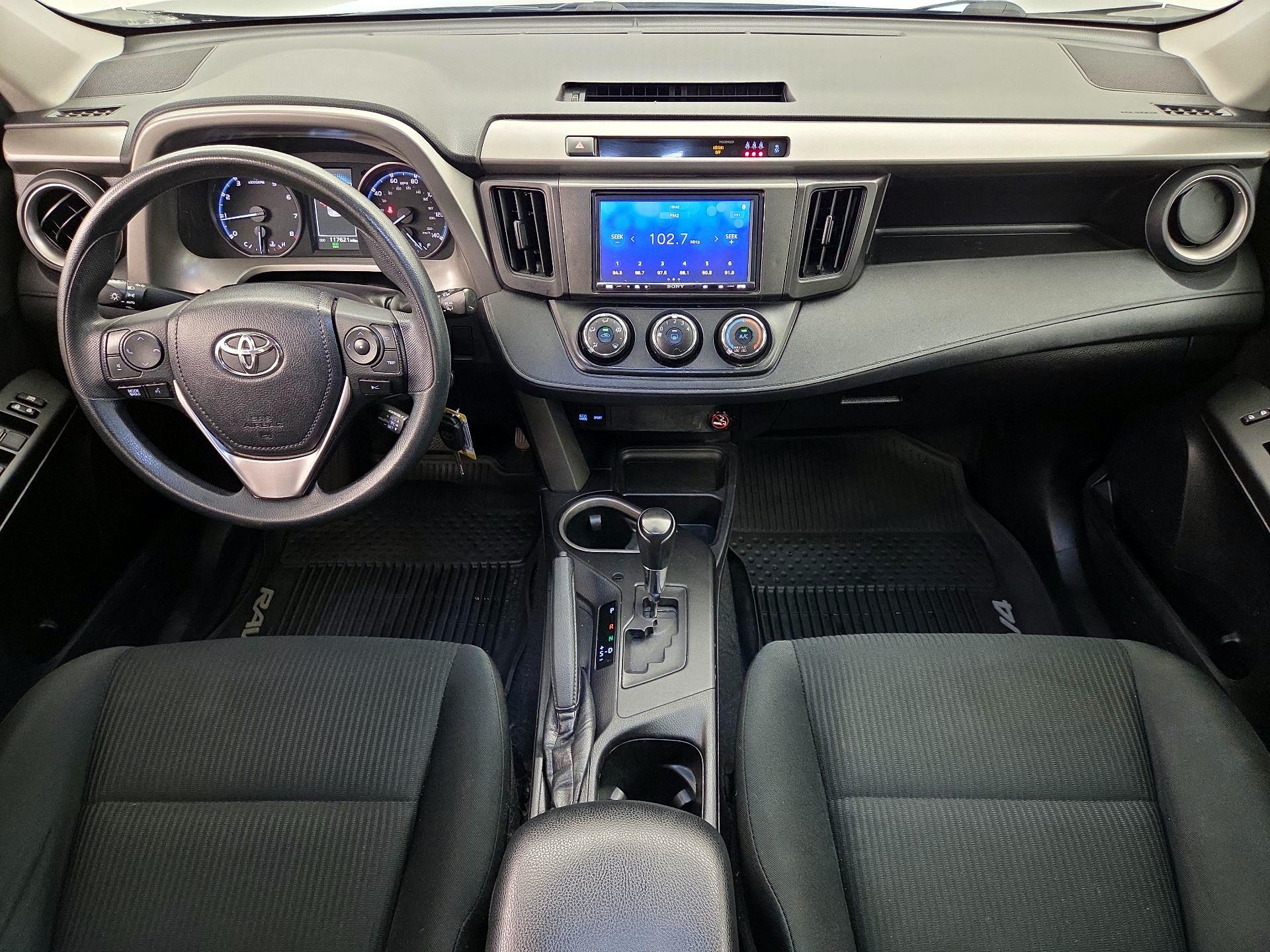 Thumbnail: 2018 Toyota RAV4 - 9