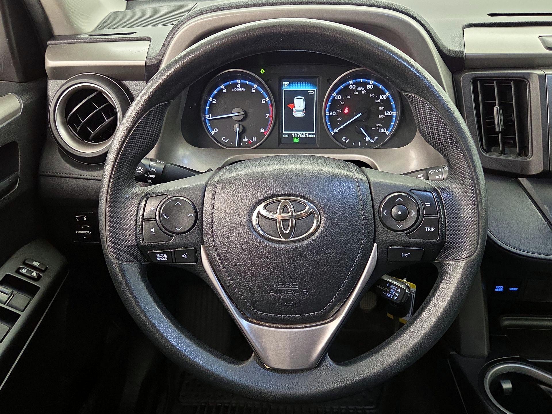 Thumbnail: 2018 Toyota RAV4 - 10