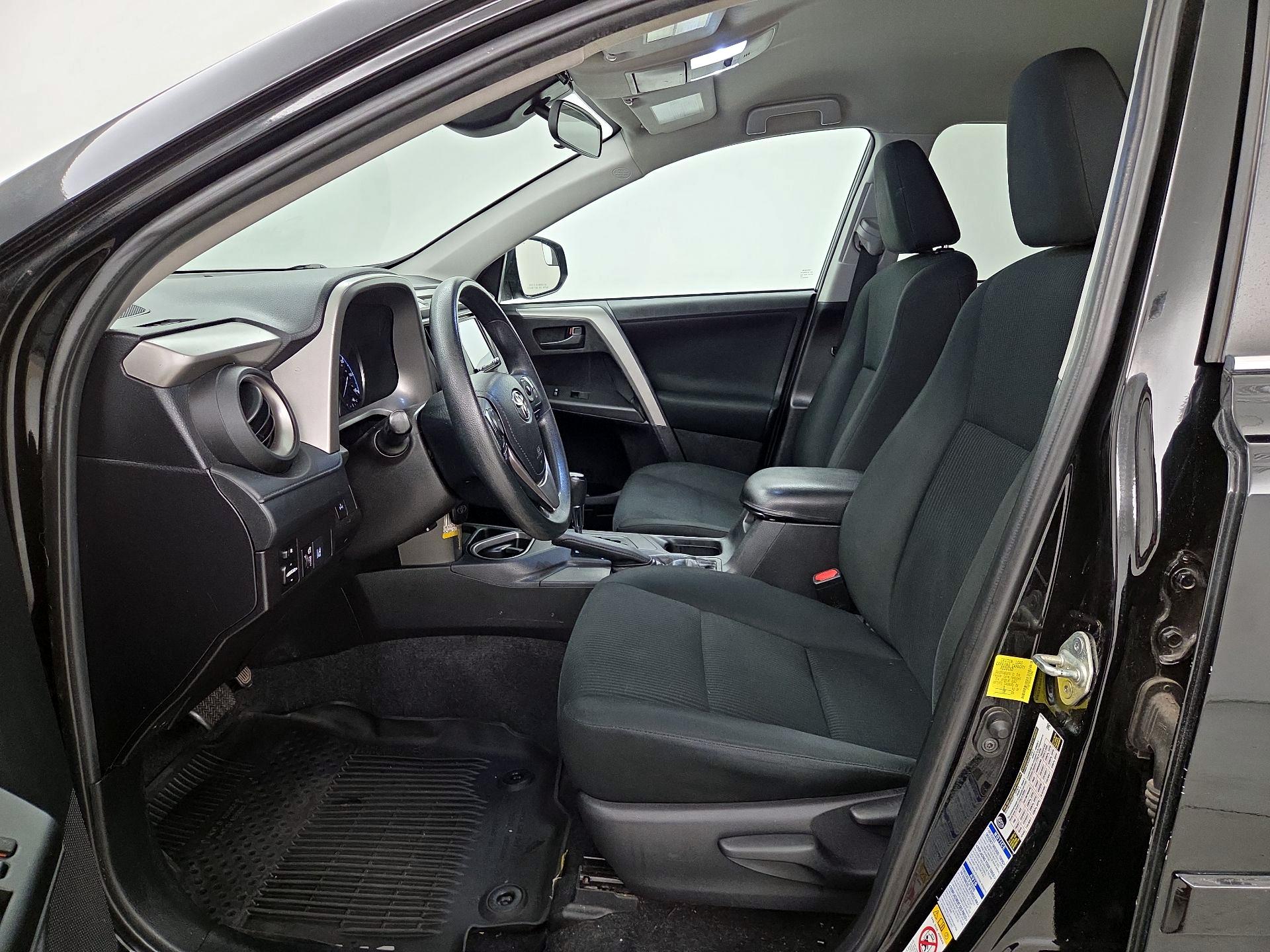 Thumbnail: 2018 Toyota RAV4 - 11