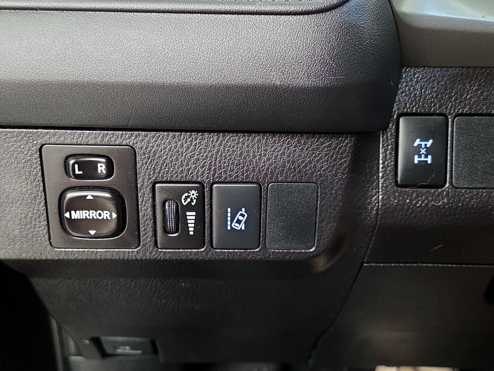 Thumbnail: 2018 Toyota RAV4 - 13