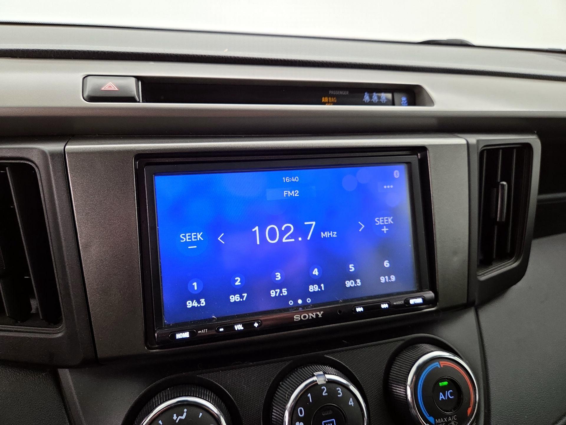 Thumbnail: 2018 Toyota RAV4 - 15
