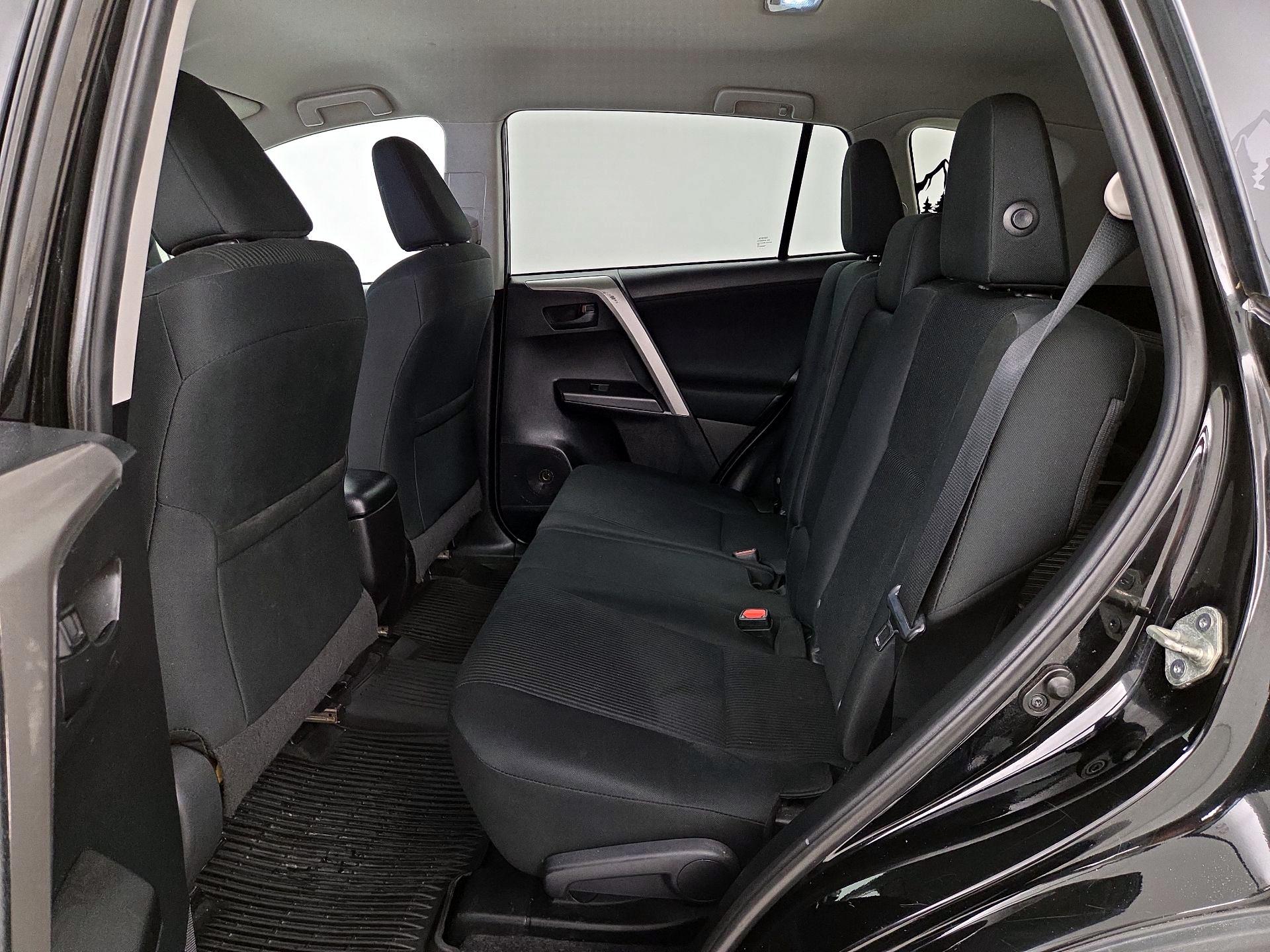 Thumbnail: 2018 Toyota RAV4 - 18