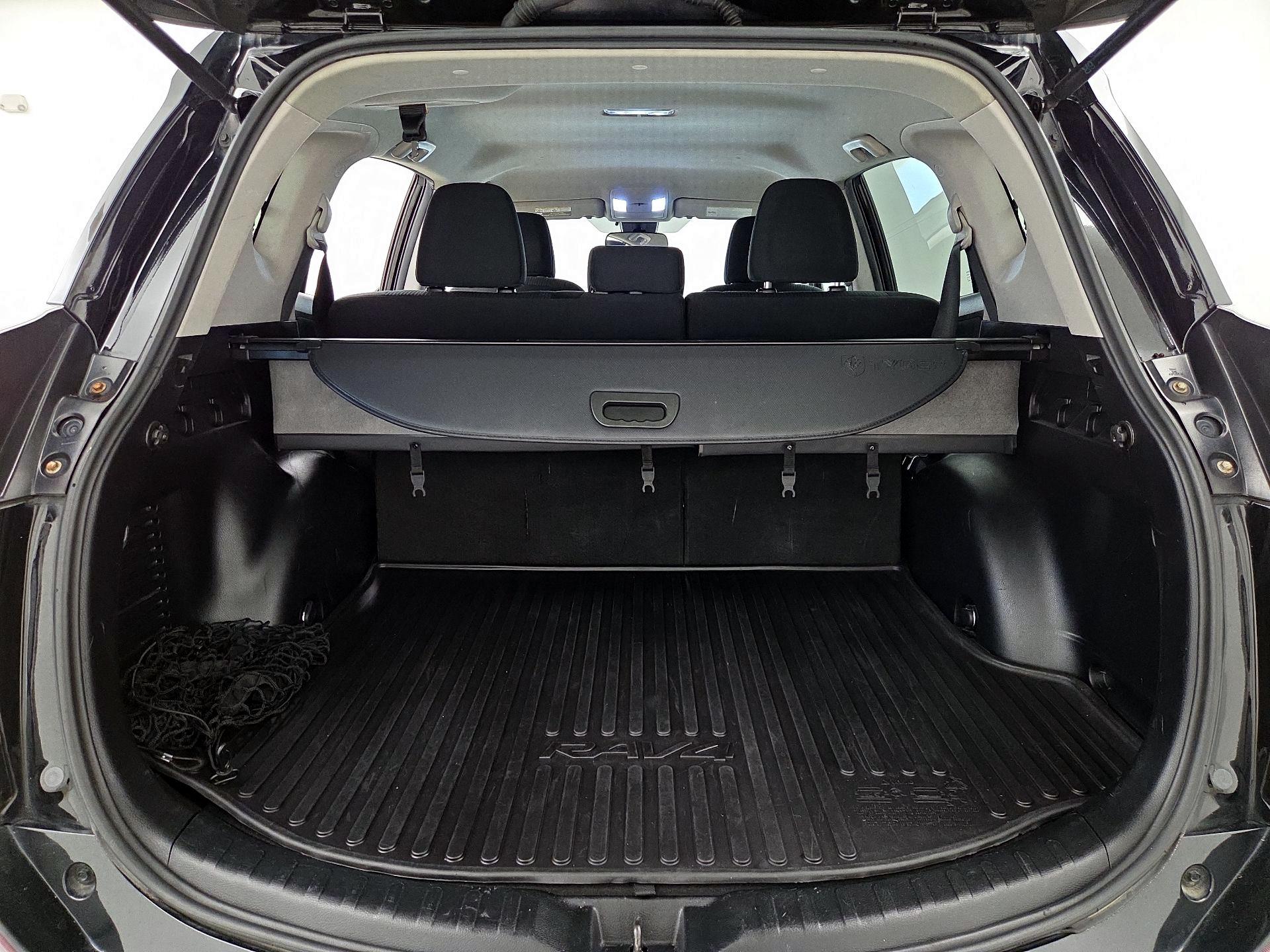 Thumbnail: 2018 Toyota RAV4 - 19
