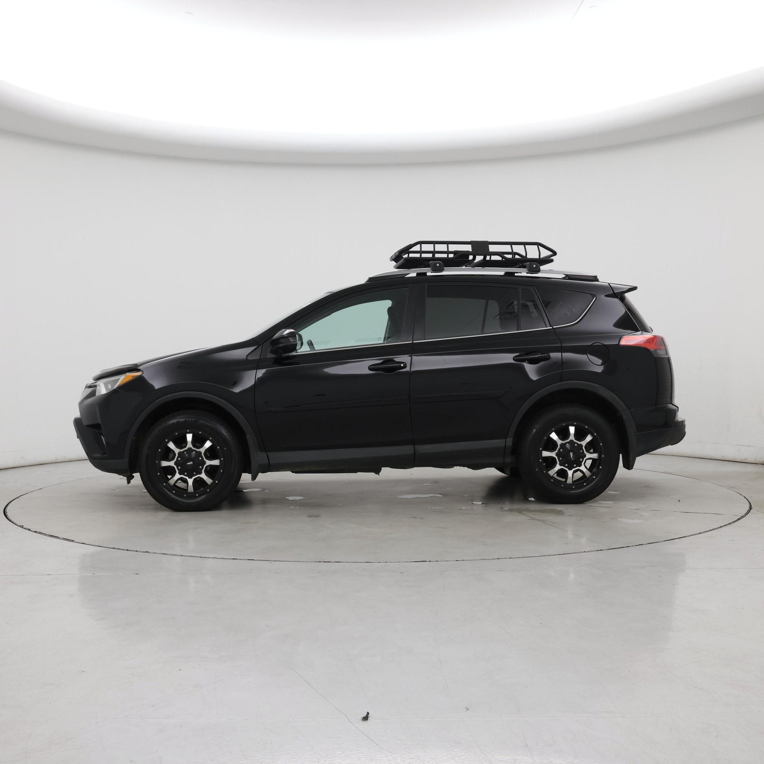 Thumbnail: 2018 Toyota RAV4 - 3
