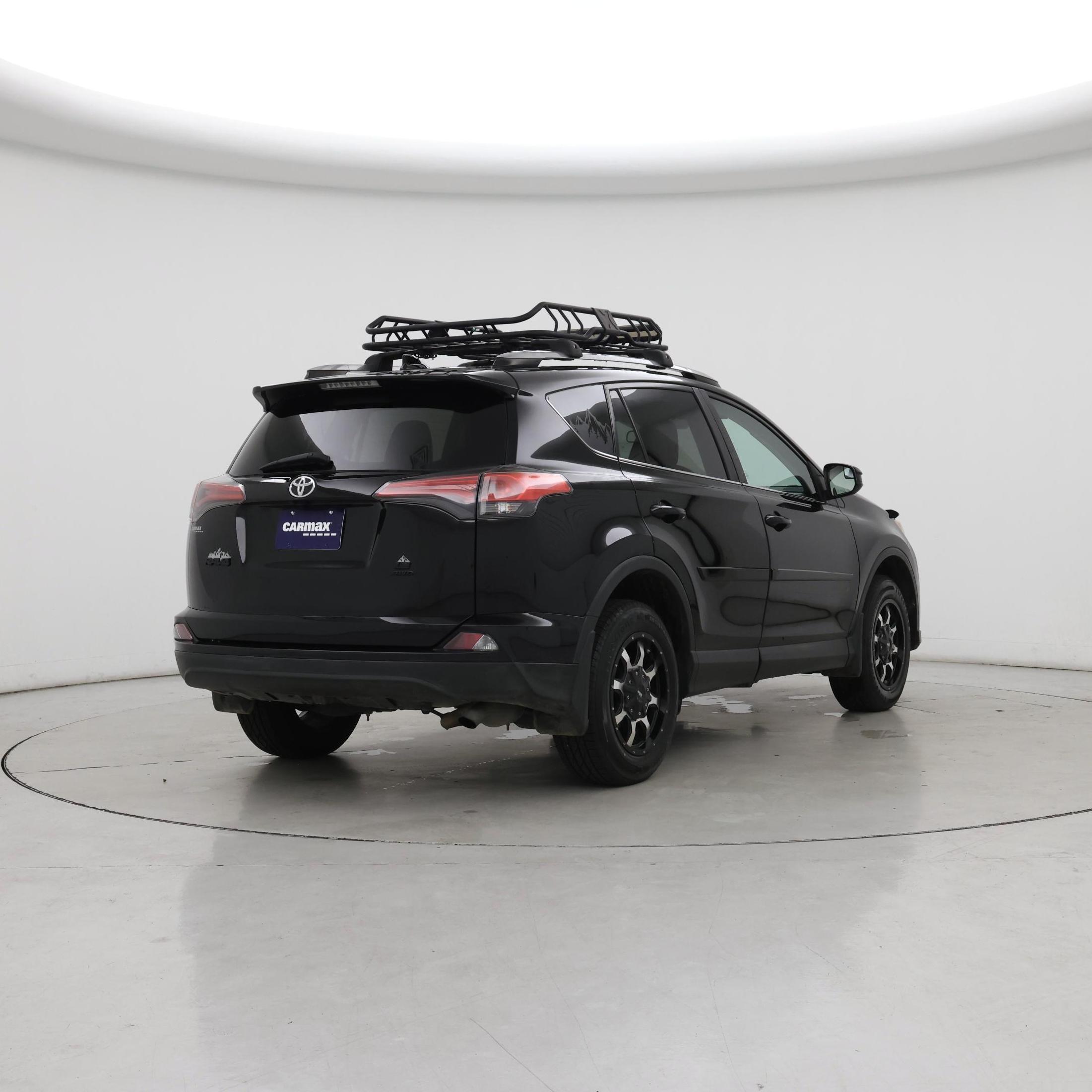 Thumbnail: 2018 Toyota RAV4 - 8
