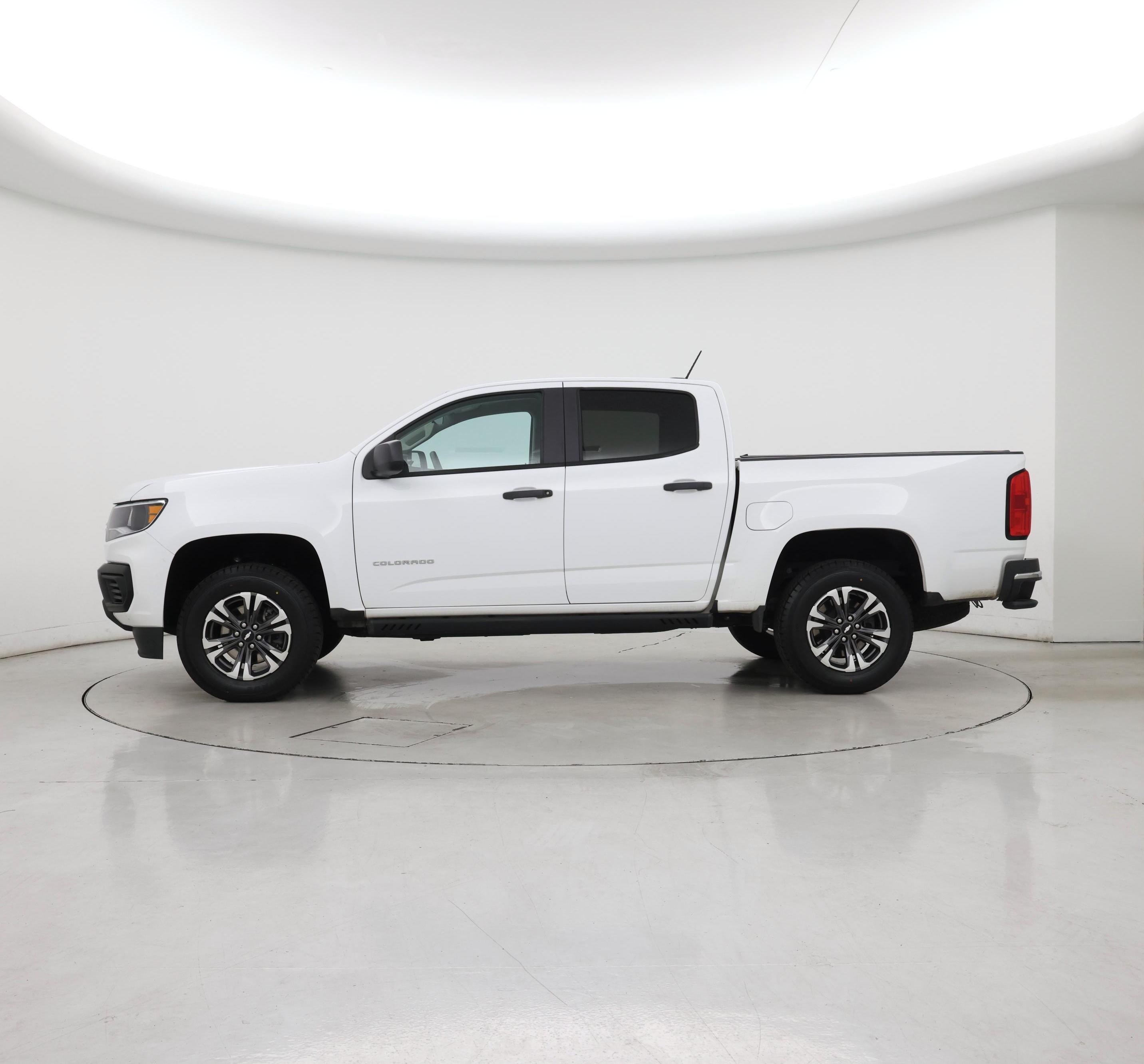 Thumbnail: 2022 Chevrolet Colorado - 3