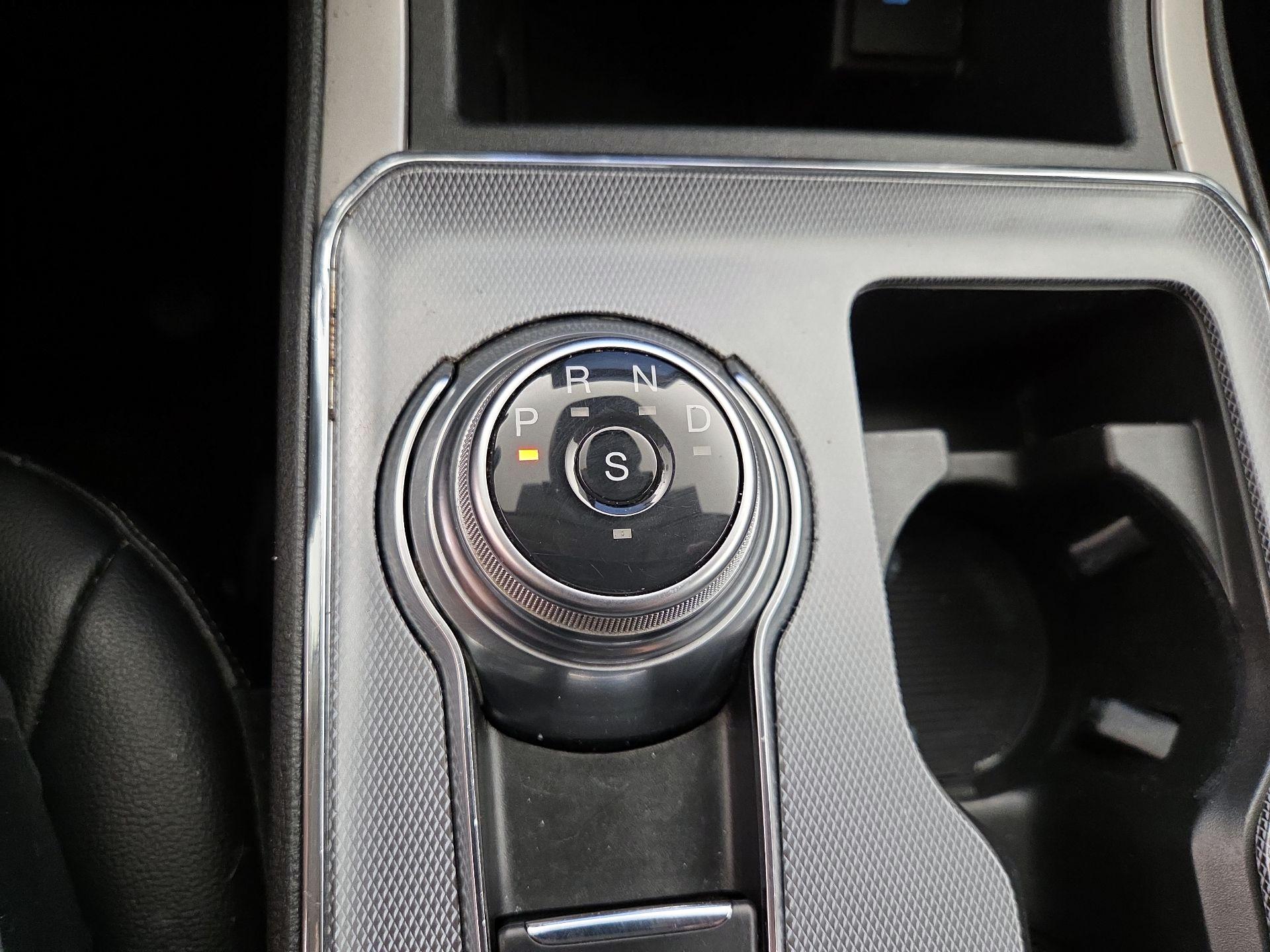 Thumbnail: 2021 Ford Edge - 17