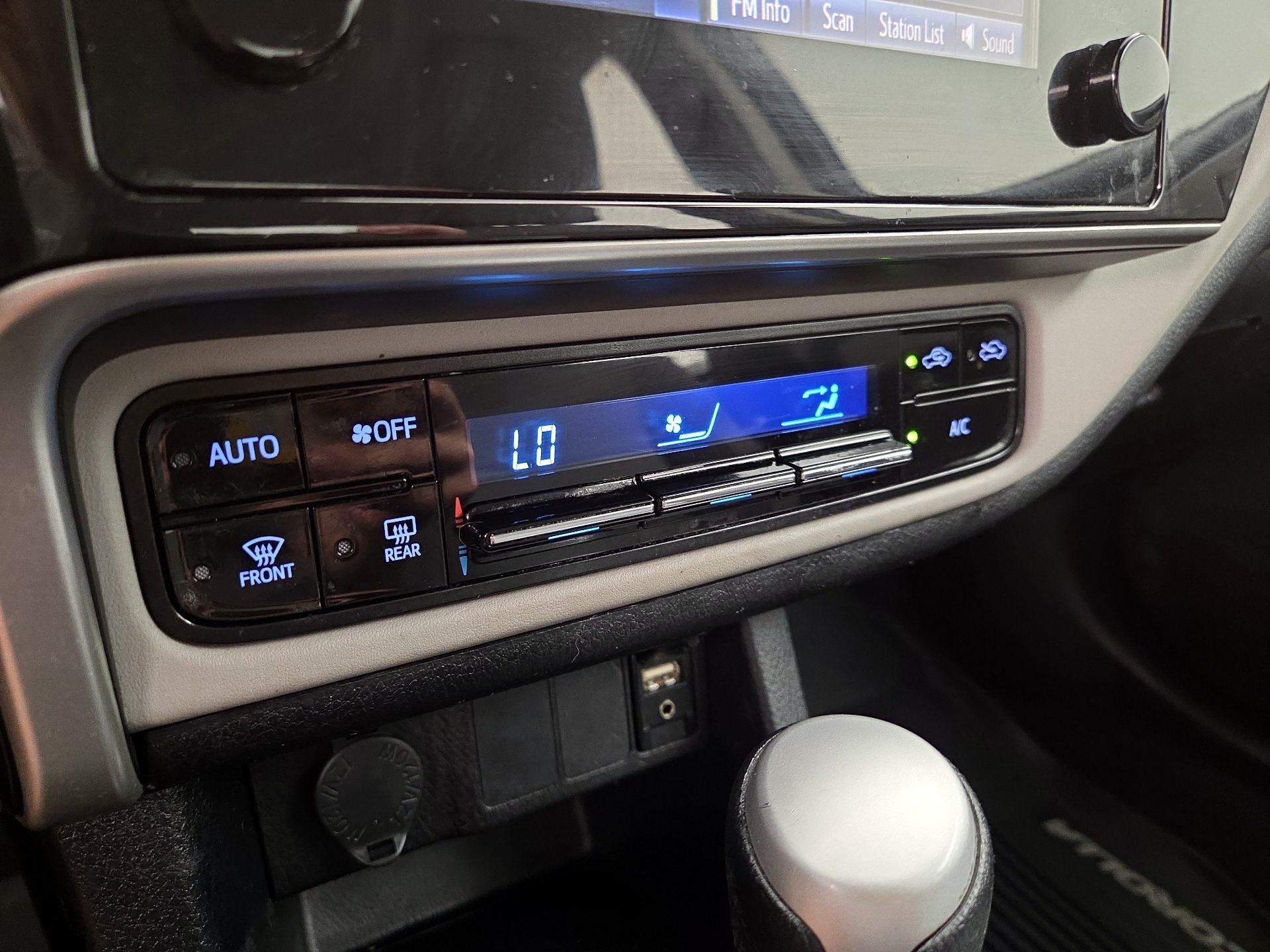 Thumbnail: 2019 Toyota Corolla - 16