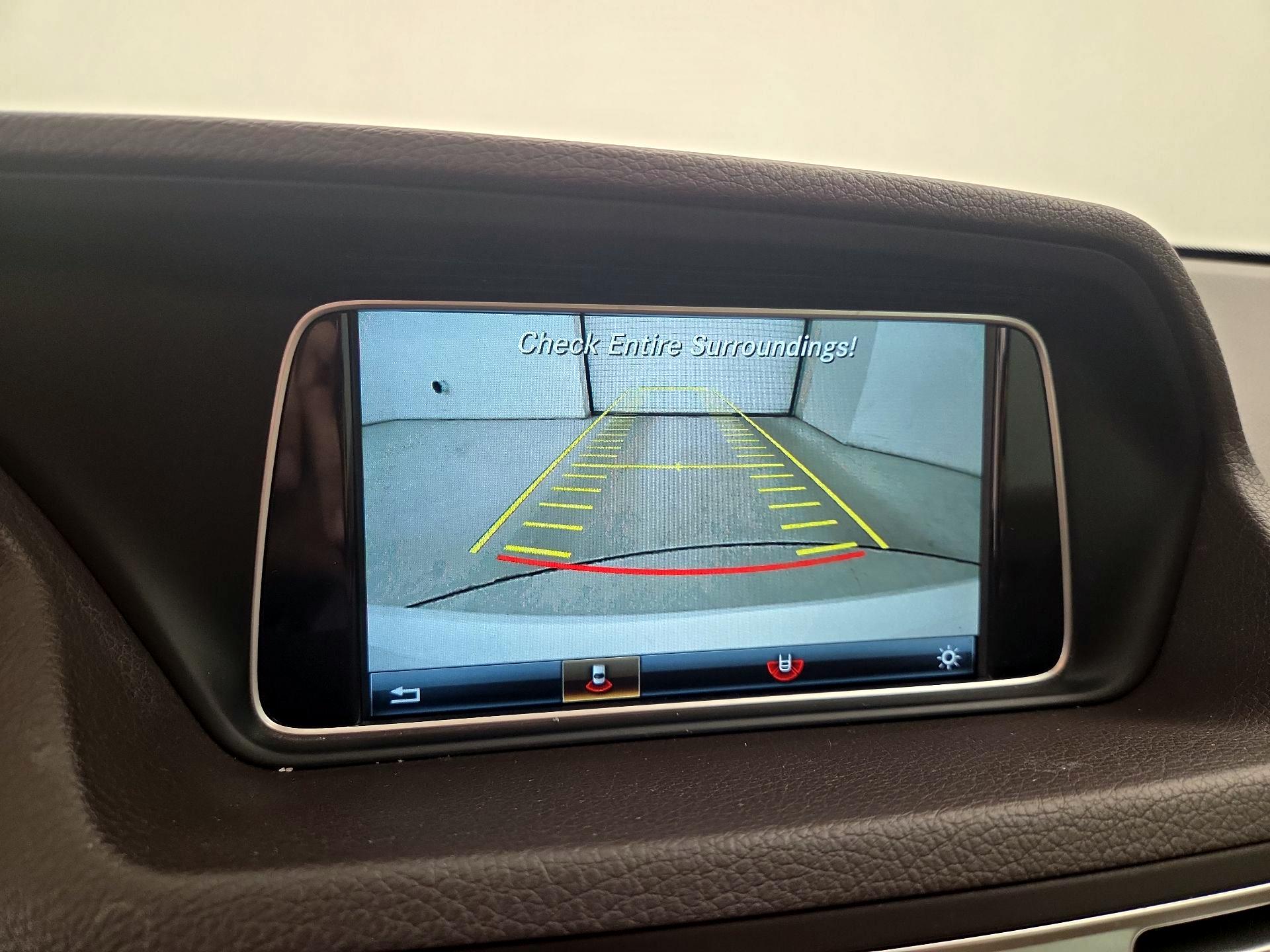 Thumbnail: 2016 Mercedes-Benz E-Class - 15