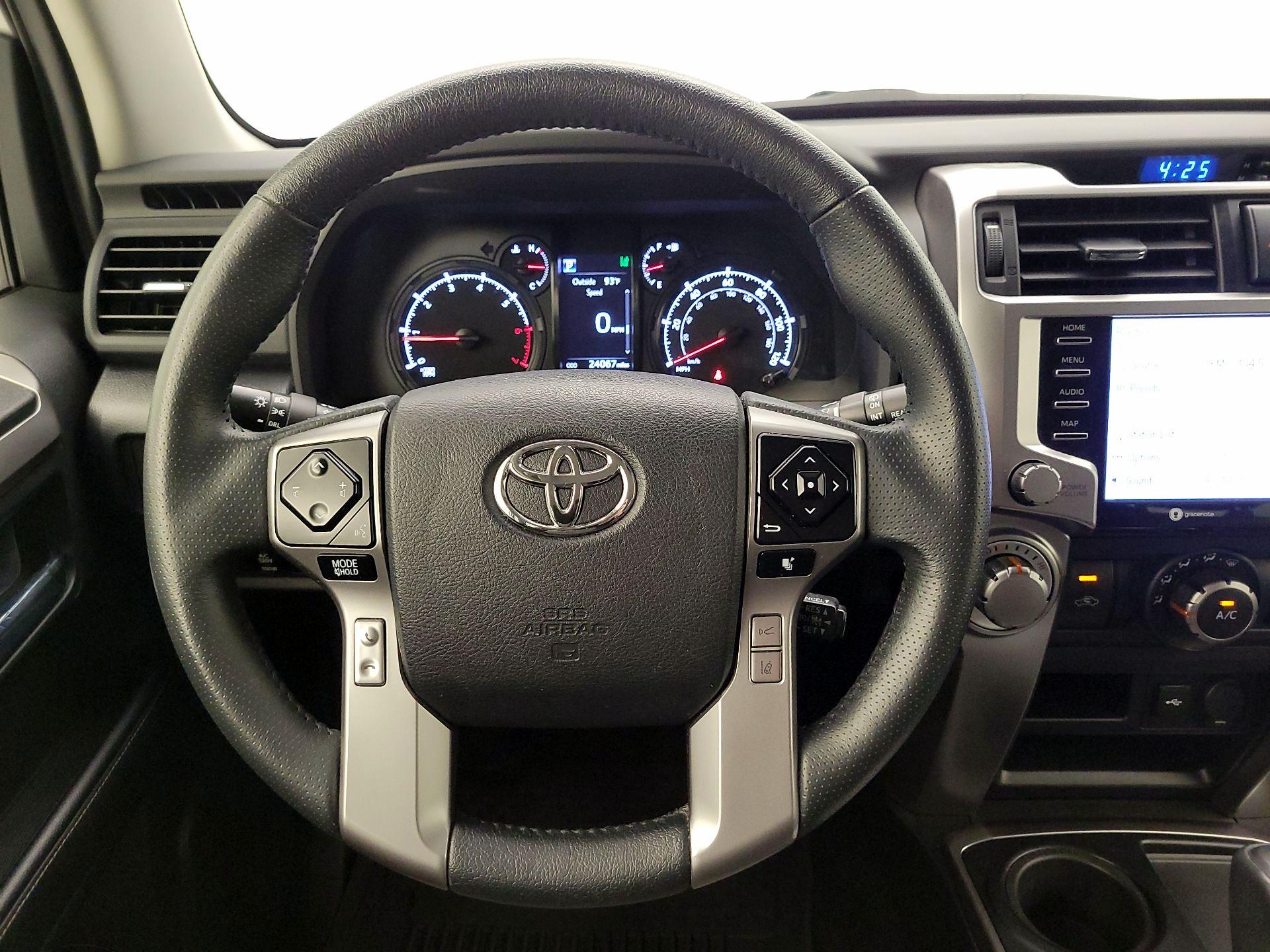 Thumbnail: 2023 Toyota 4Runner - 10