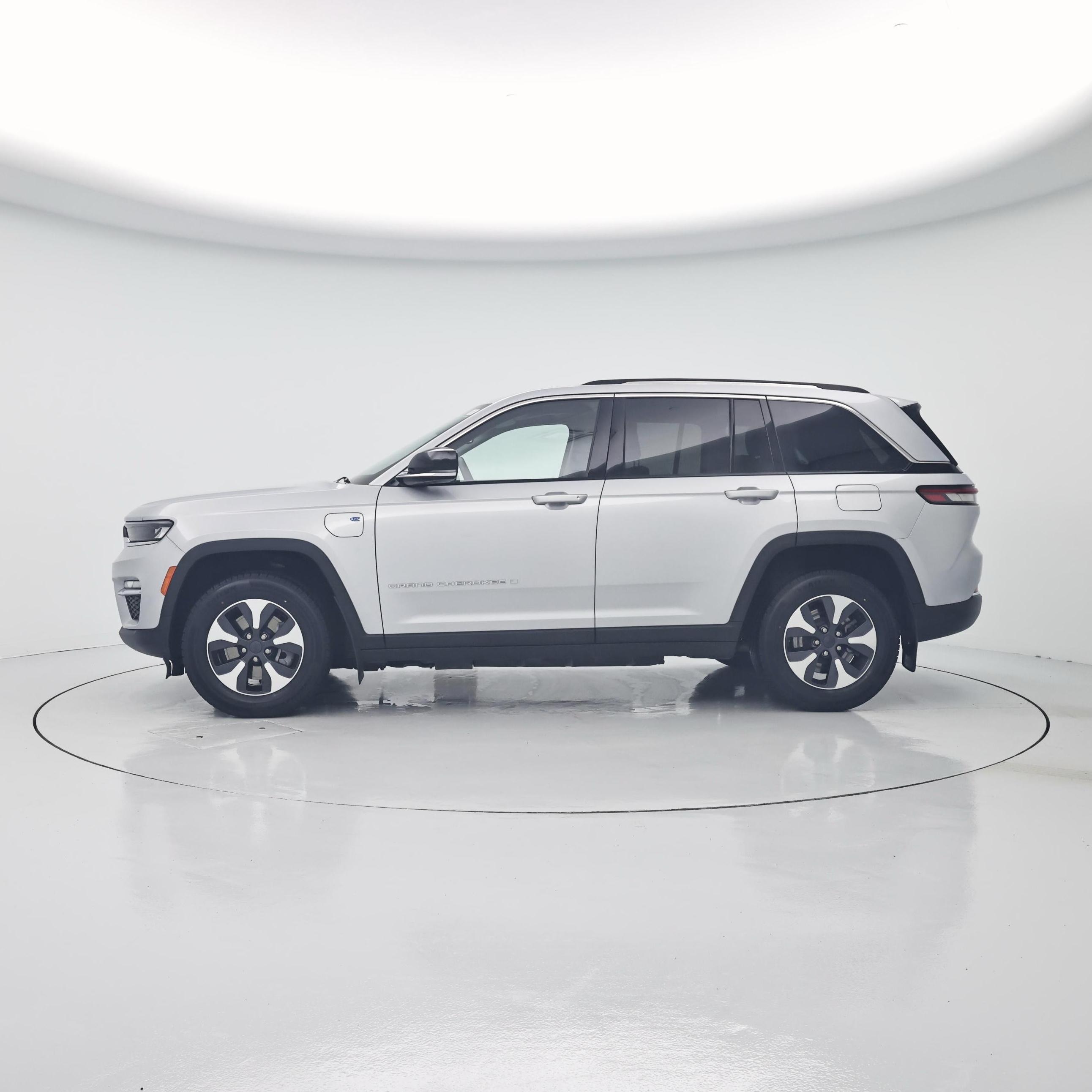 Thumbnail: 2022 Jeep Grand Cherokee - 3