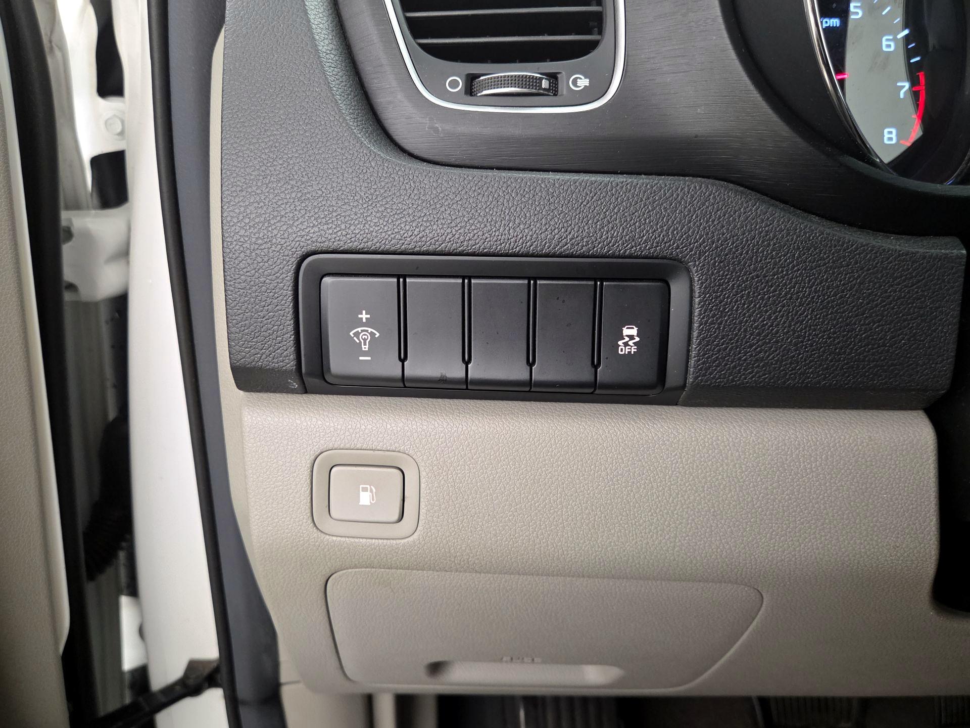 Thumbnail: 2019 Kia Sedona - 13