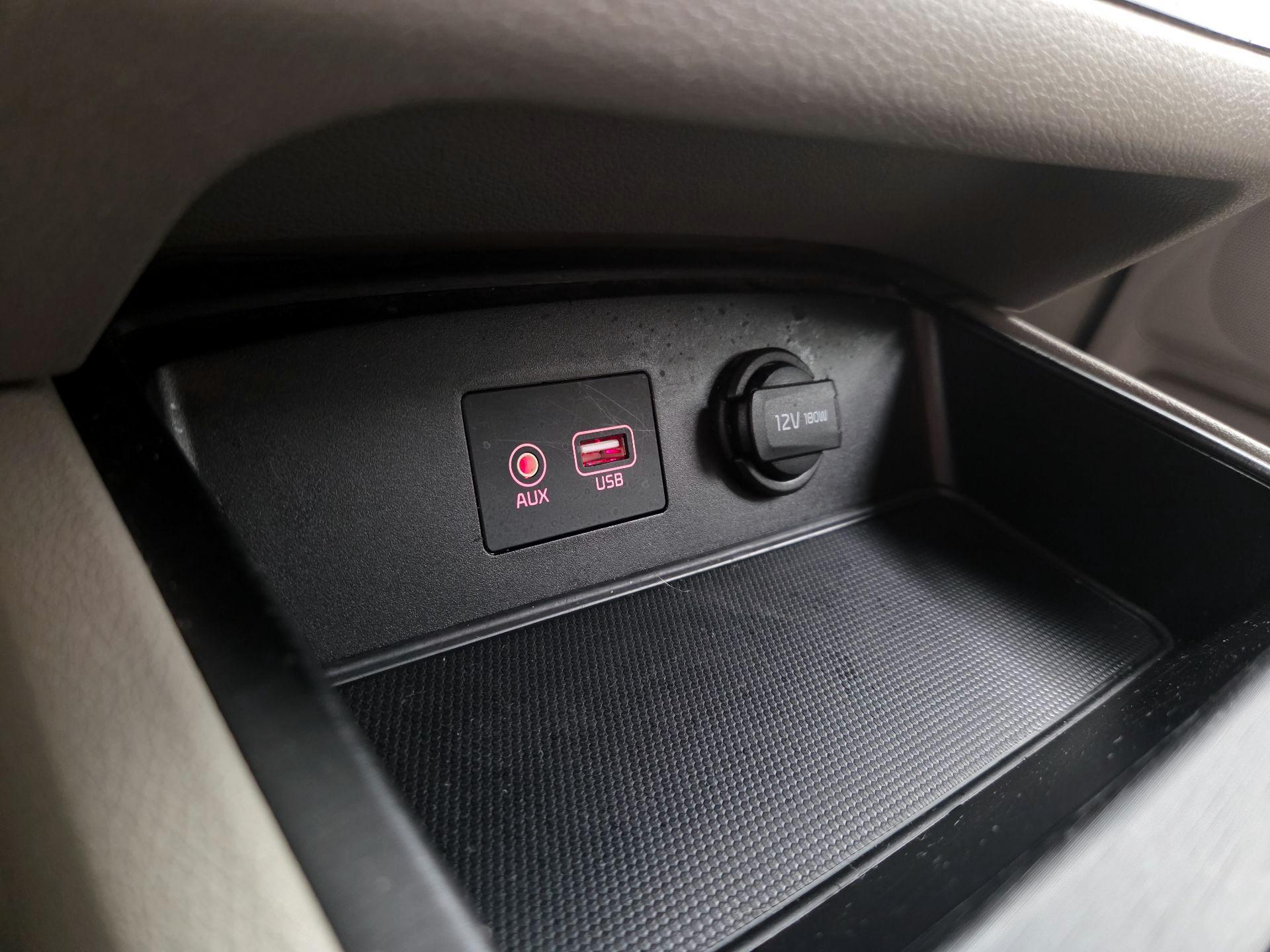 Thumbnail: 2019 Kia Sedona - 18