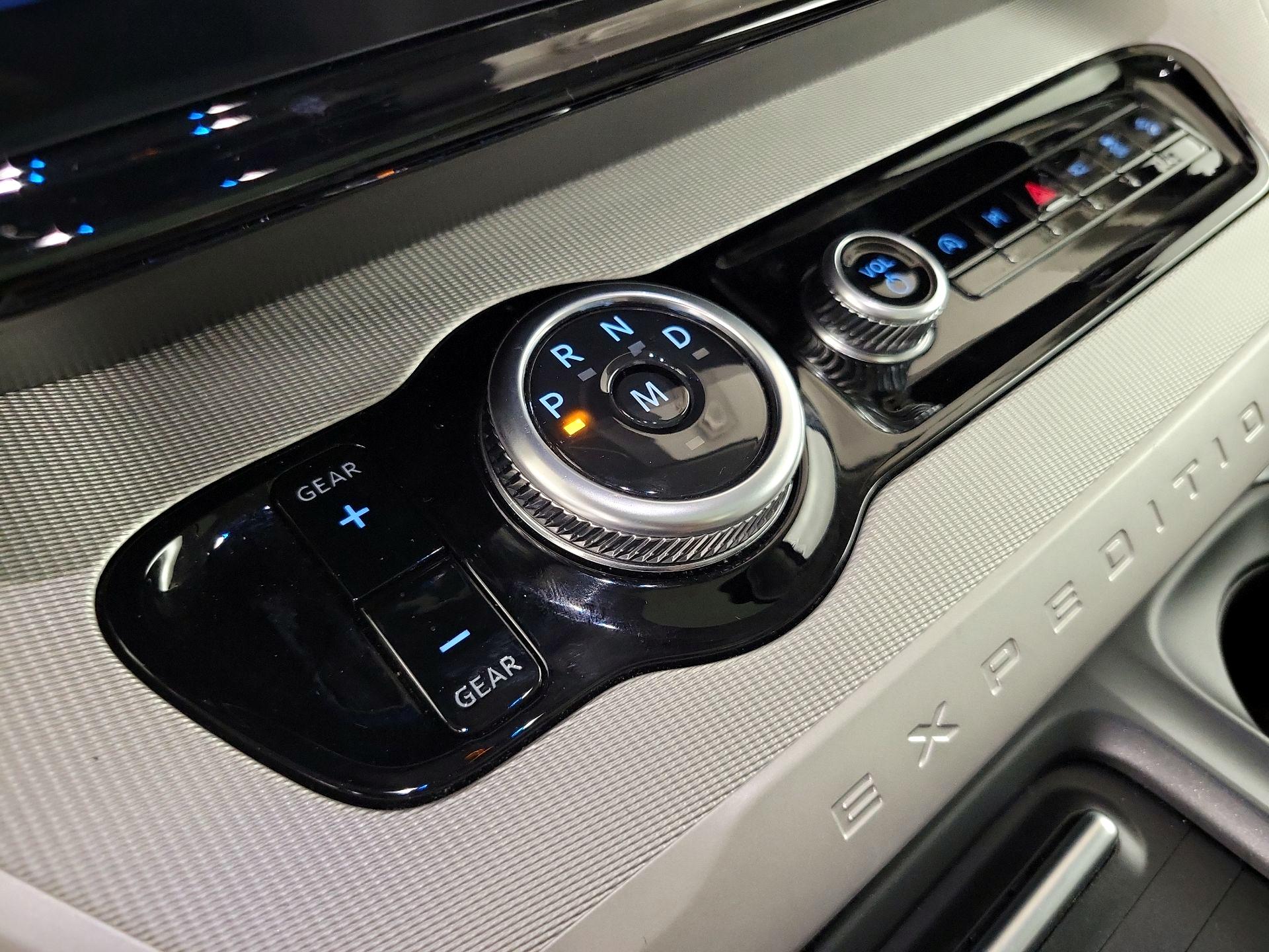 Thumbnail: 2025 Ford Expedition - 16