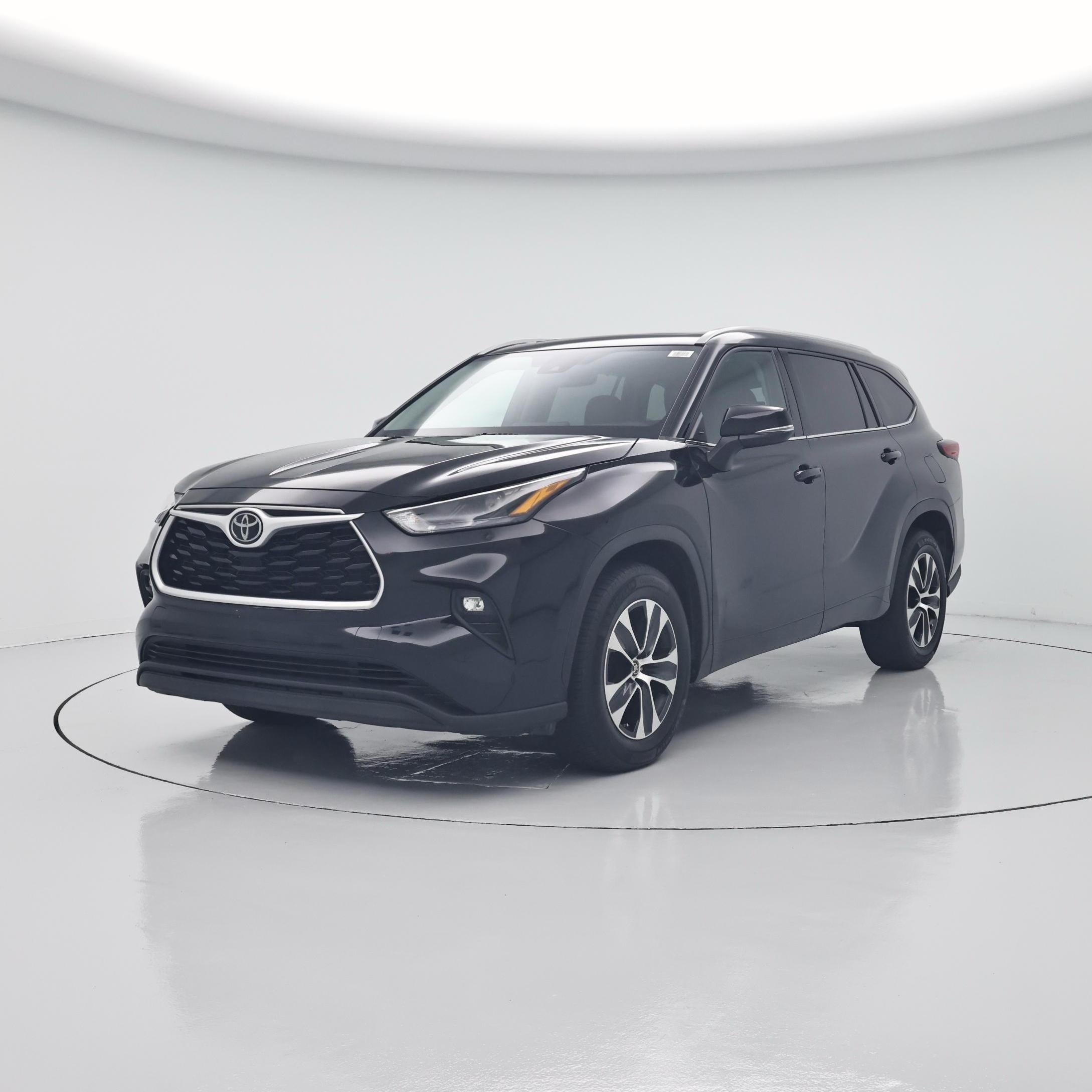 Thumbnail: 2022 Toyota Highlander - 4
