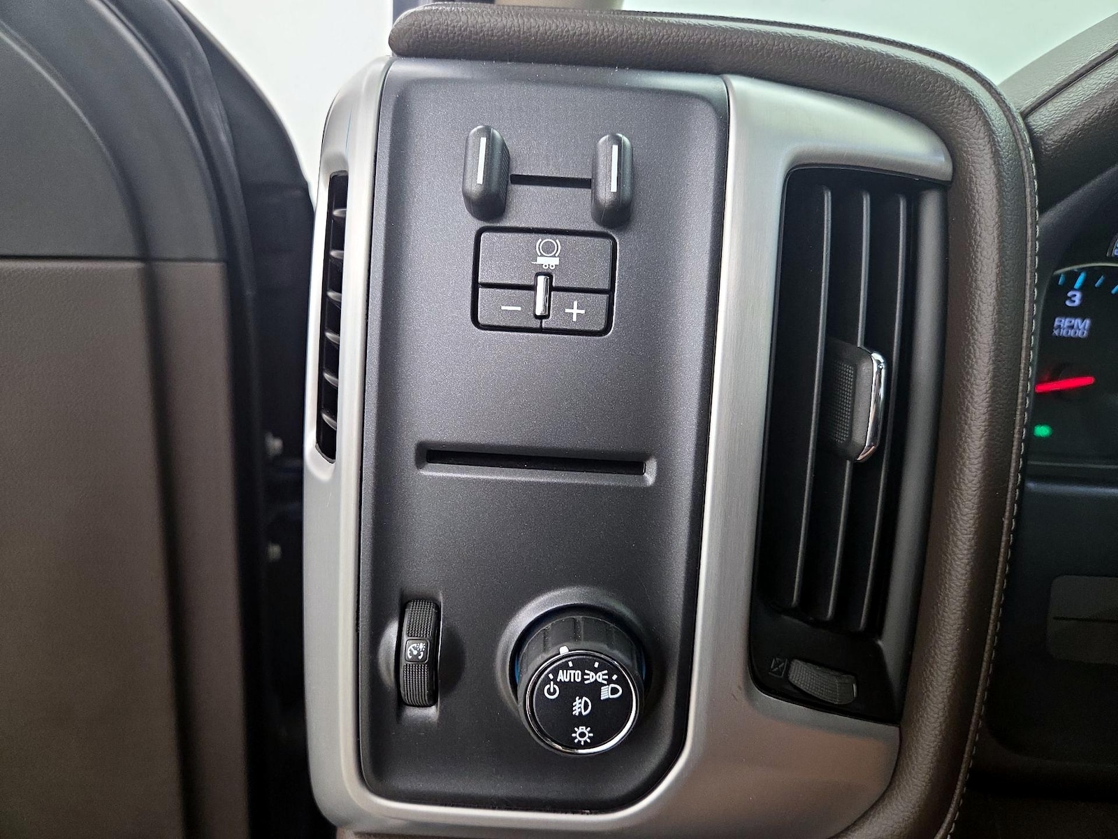2018 GMC Sierra 1500 SLT - Photo 14