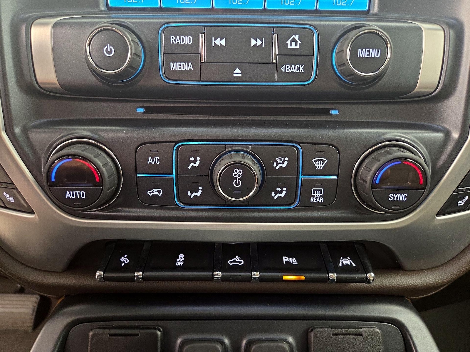 2018 GMC Sierra 1500 SLT - Photo 18