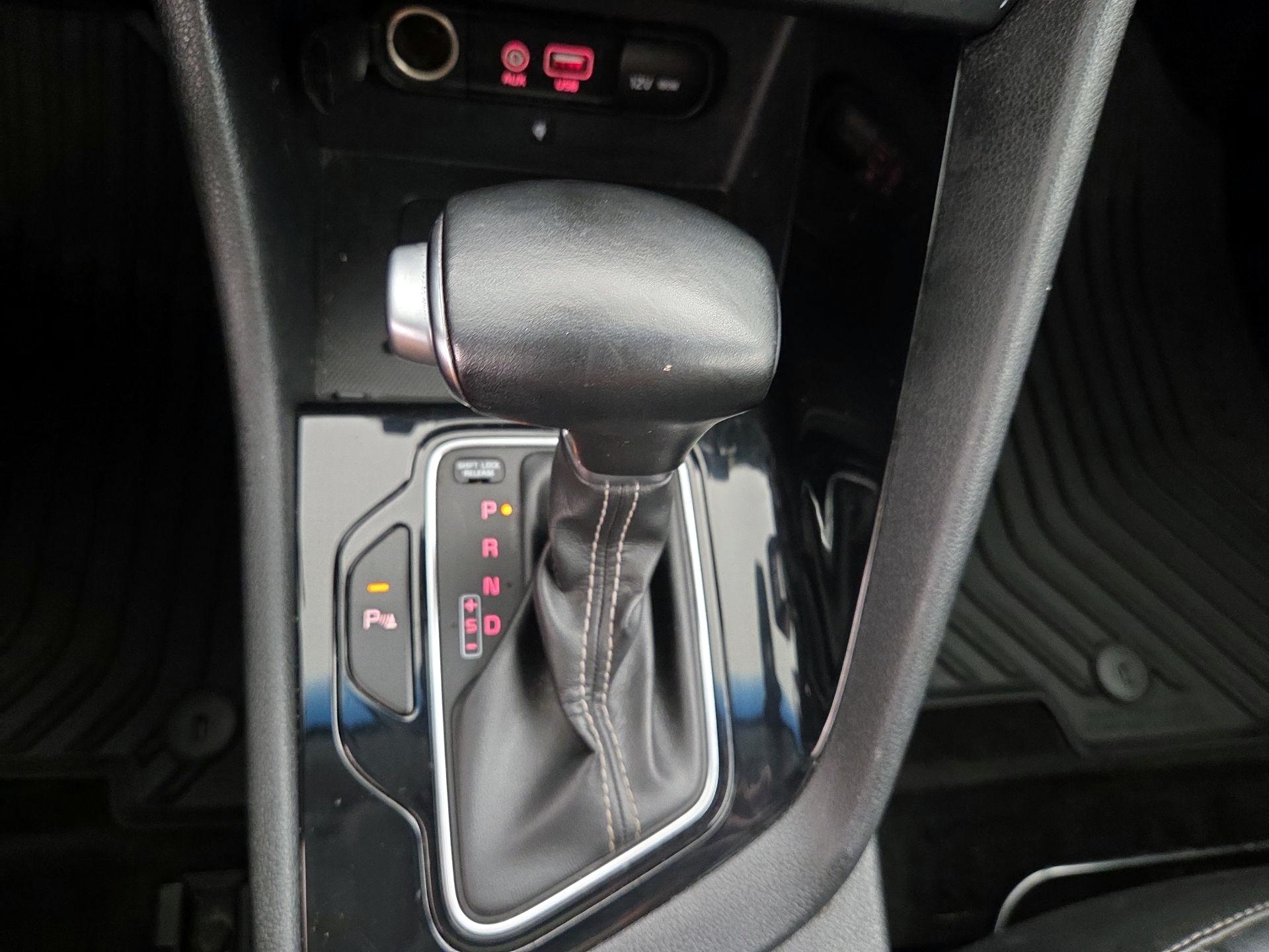Thumbnail: 2018 Kia Niro - 18