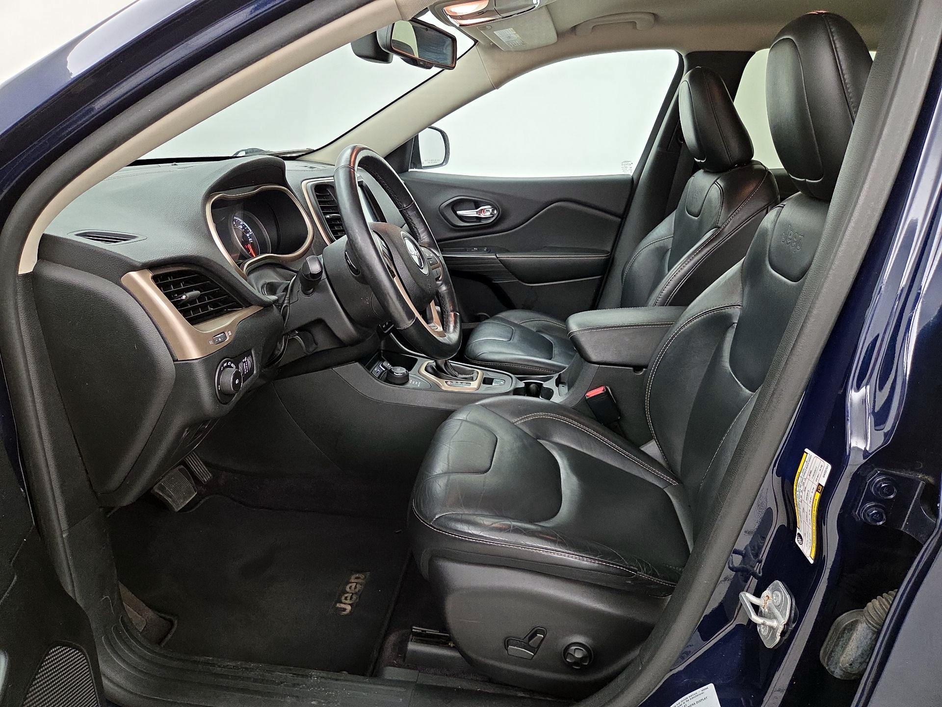Thumbnail: 2016 Jeep Cherokee - 11