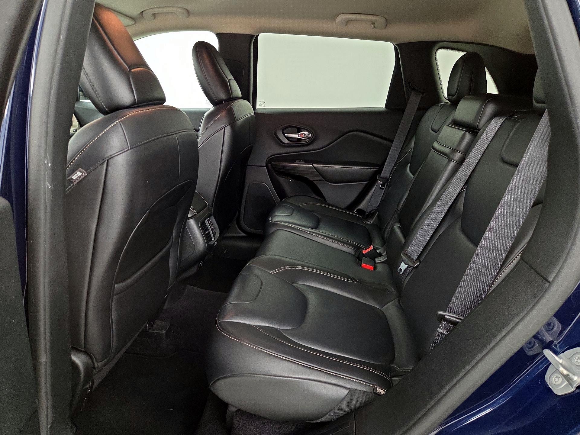 Thumbnail: 2016 Jeep Cherokee - 19