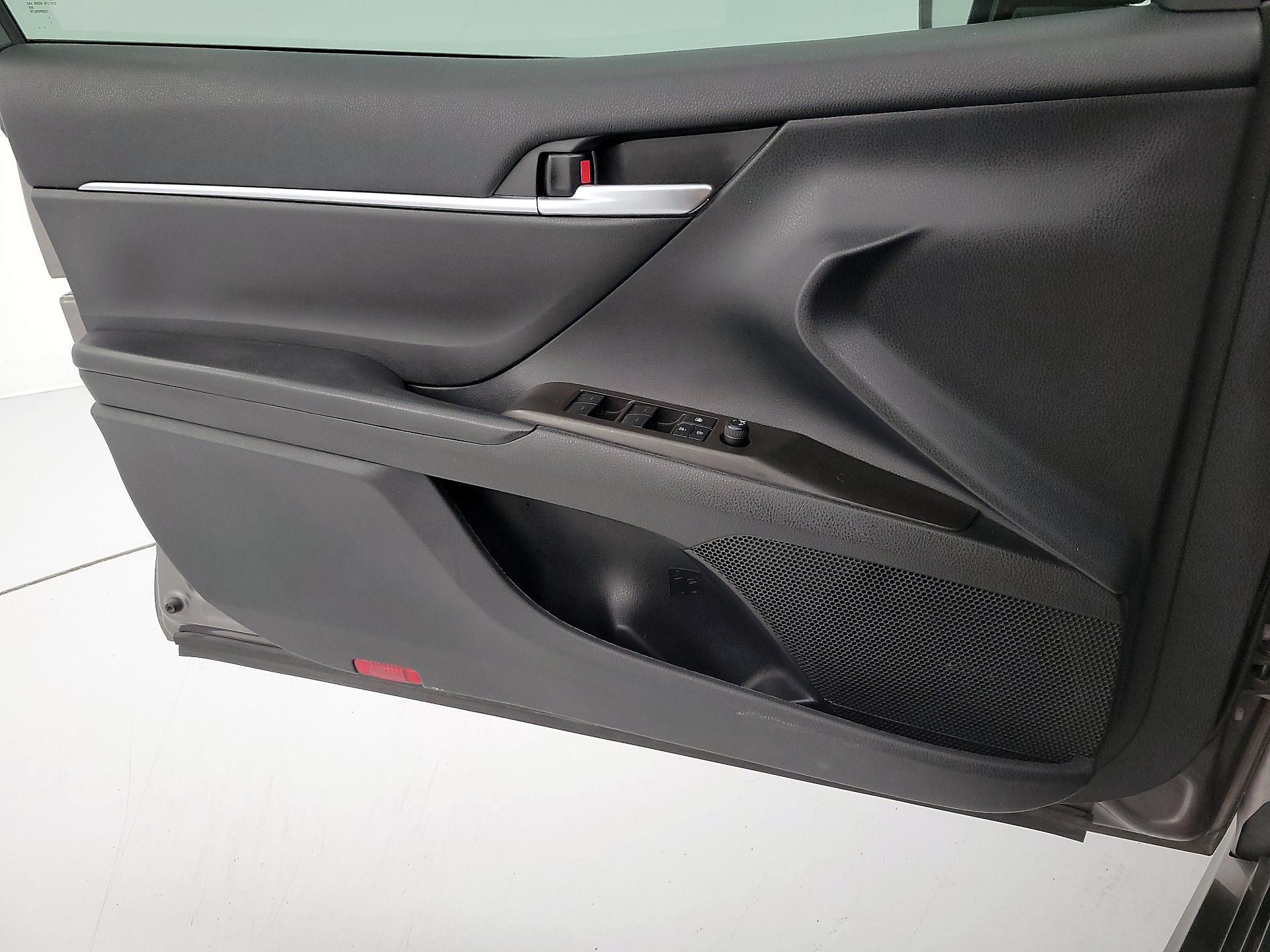 Thumbnail: 2021 Toyota Camry - 12