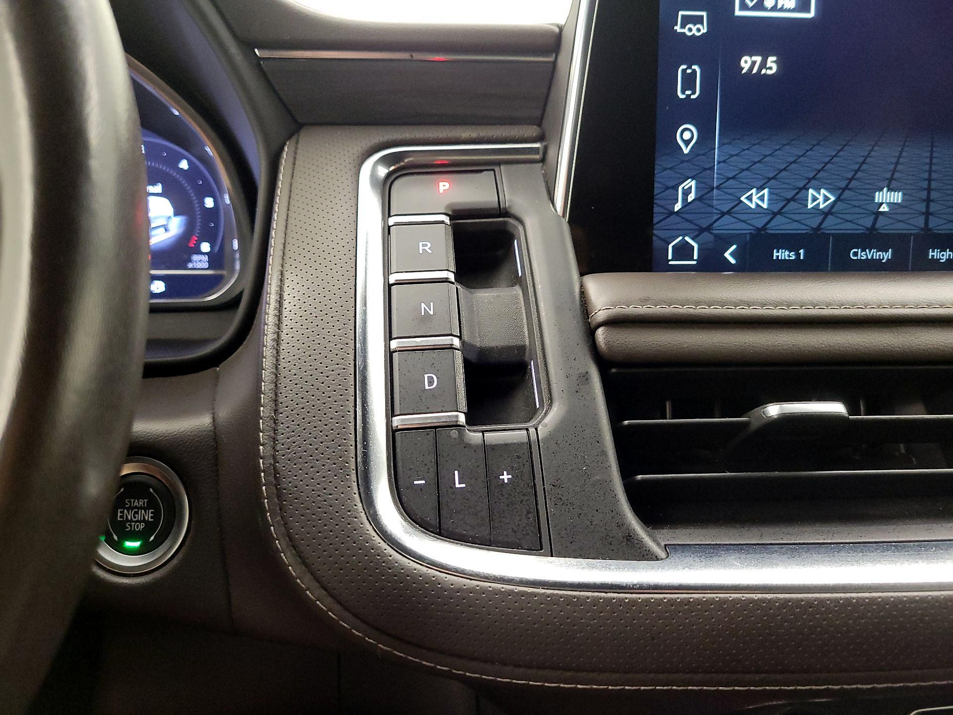 Thumbnail: 2022 GMC Yukon XL - 17