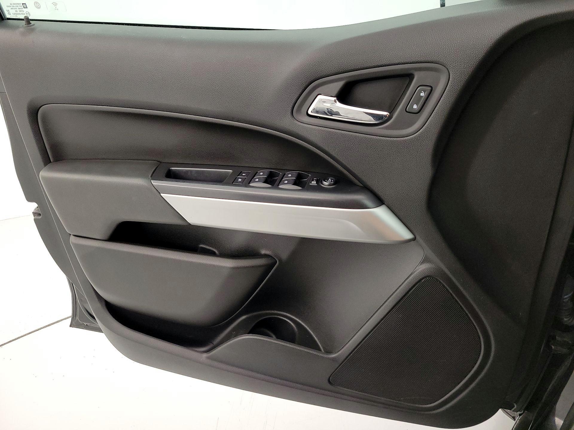 Thumbnail: 2022 Chevrolet Colorado - 12