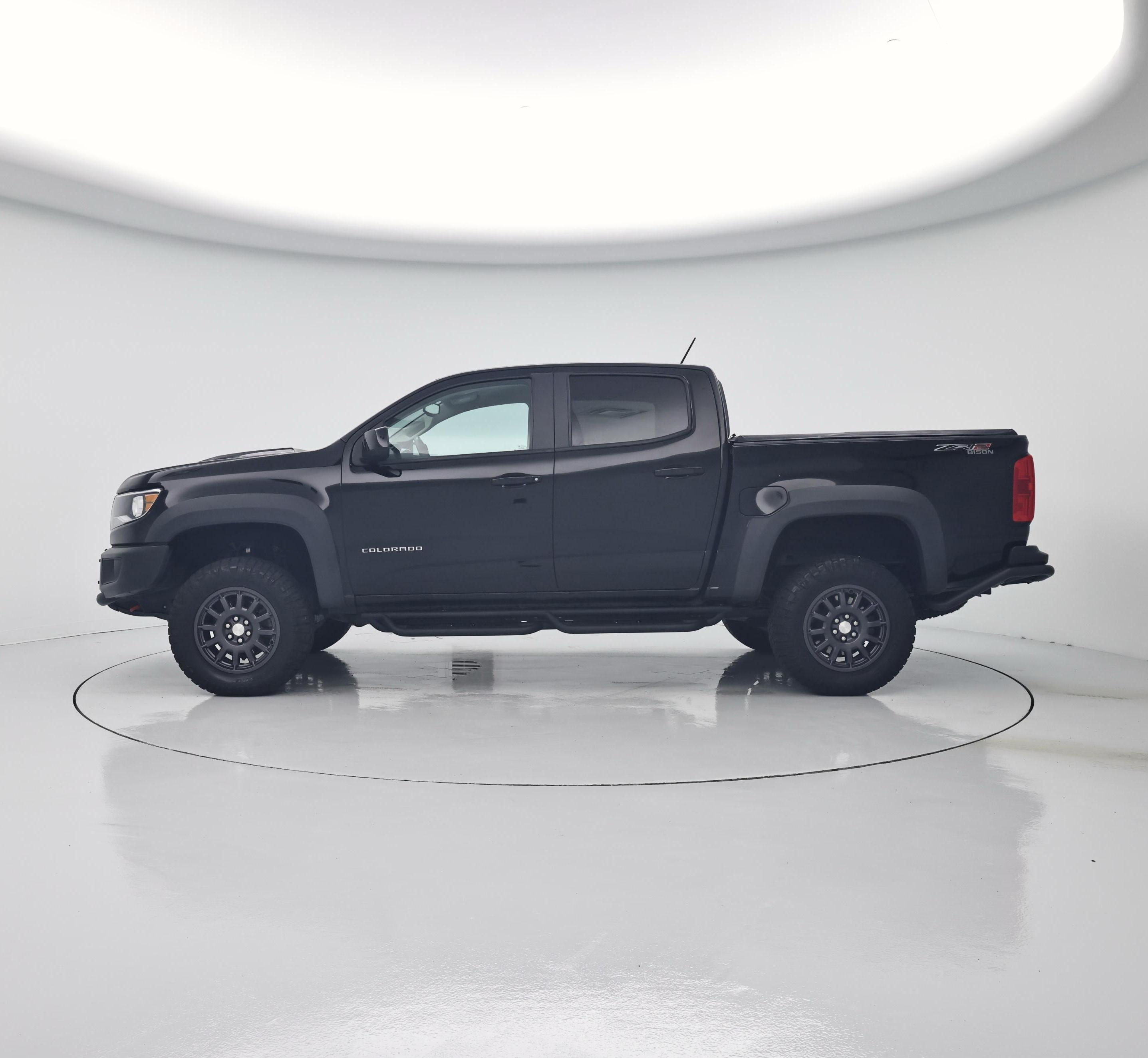Thumbnail: 2022 Chevrolet Colorado - 3