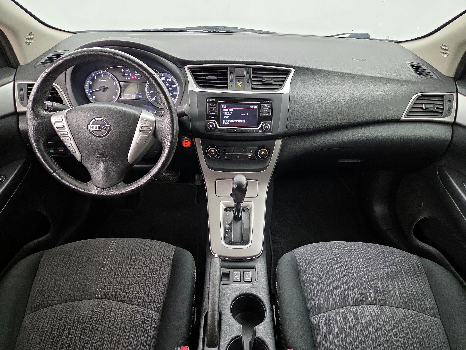 Thumbnail: 2015 Nissan Sentra - 9