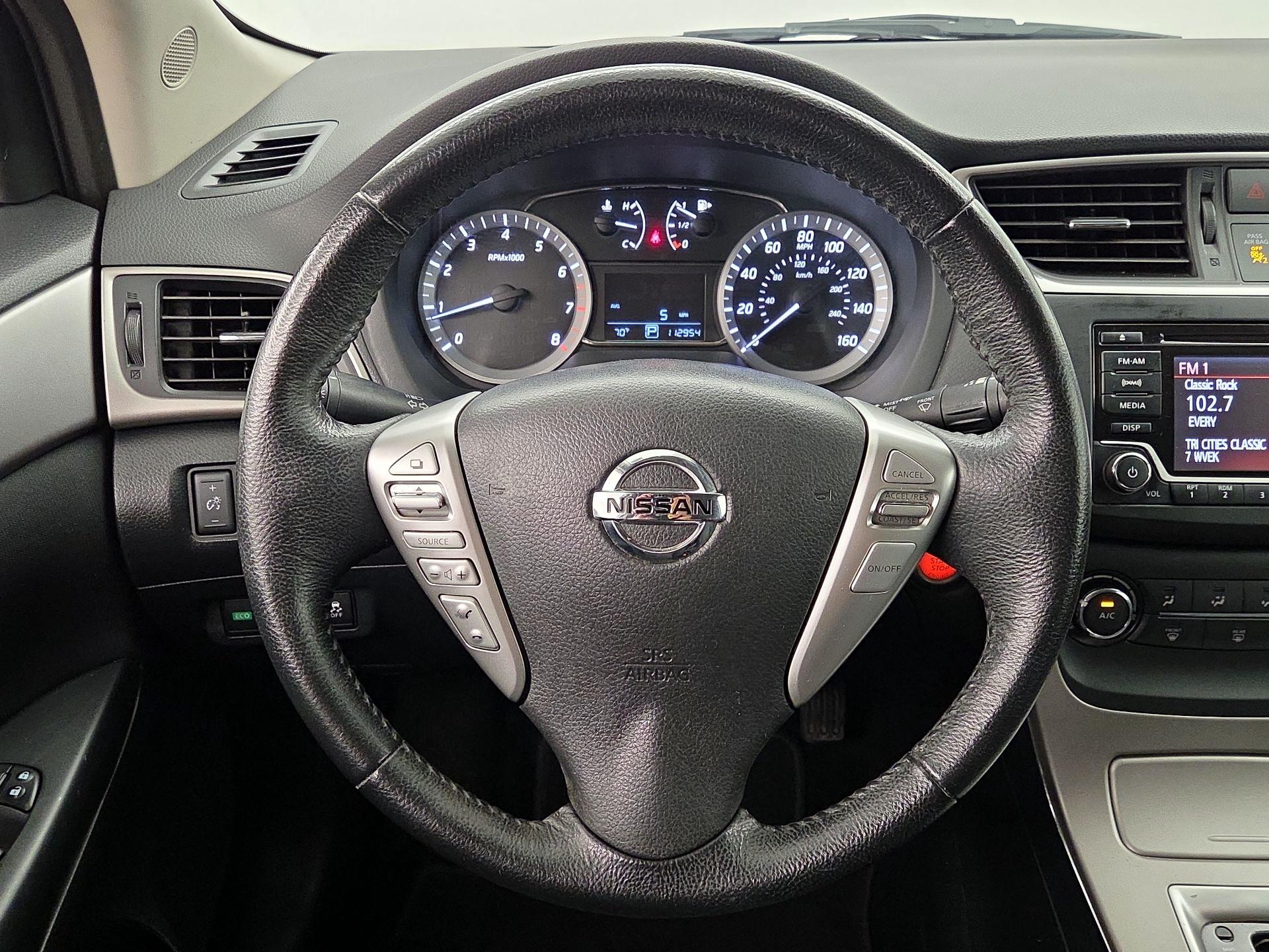 Thumbnail: 2015 Nissan Sentra - 10