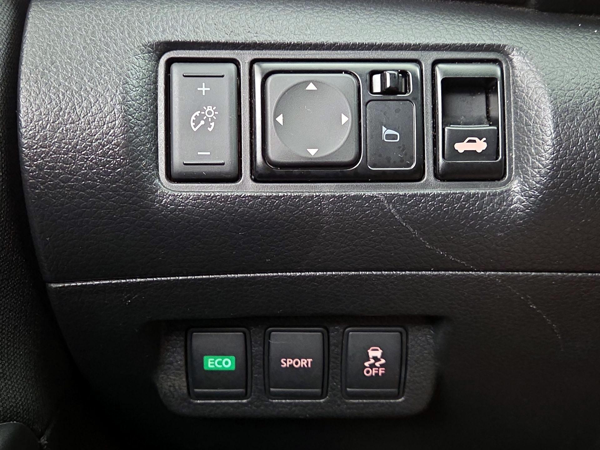 Thumbnail: 2015 Nissan Sentra - 13