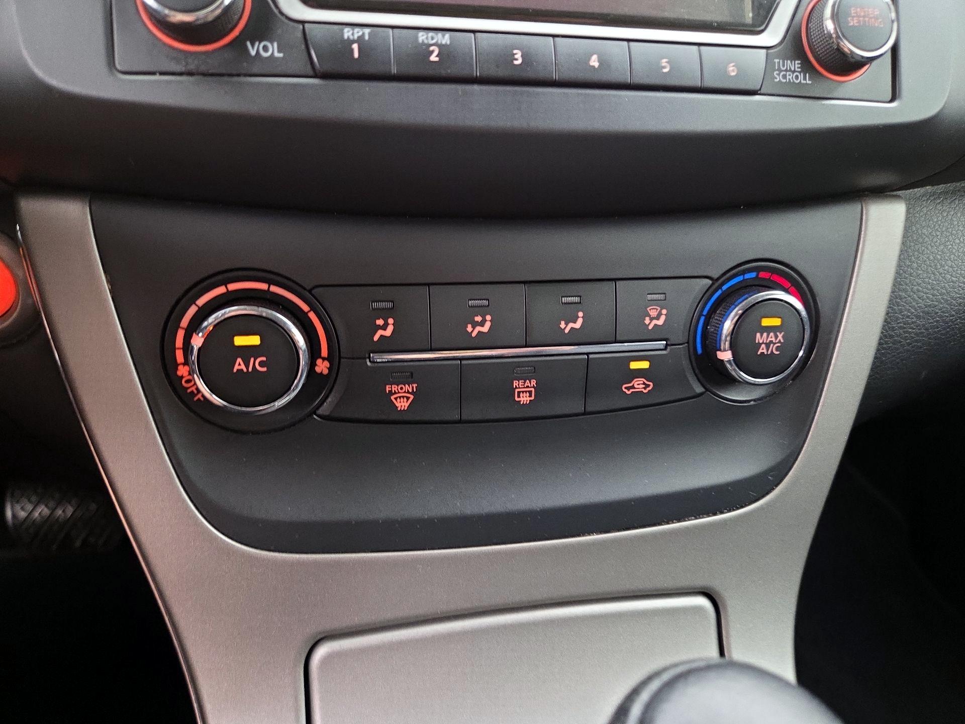 Thumbnail: 2015 Nissan Sentra - 16