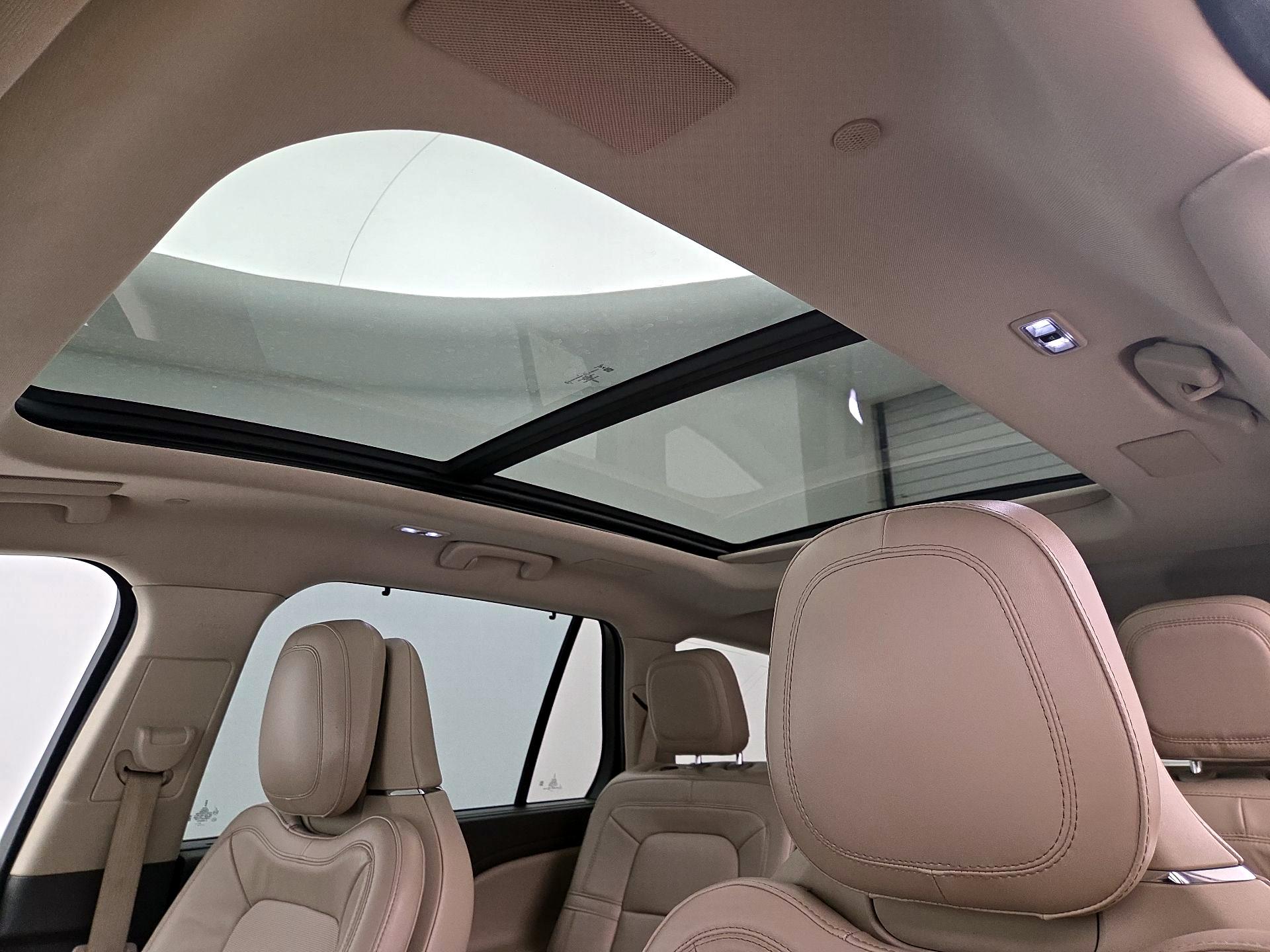 Thumbnail: 2022 Lincoln Aviator - 19