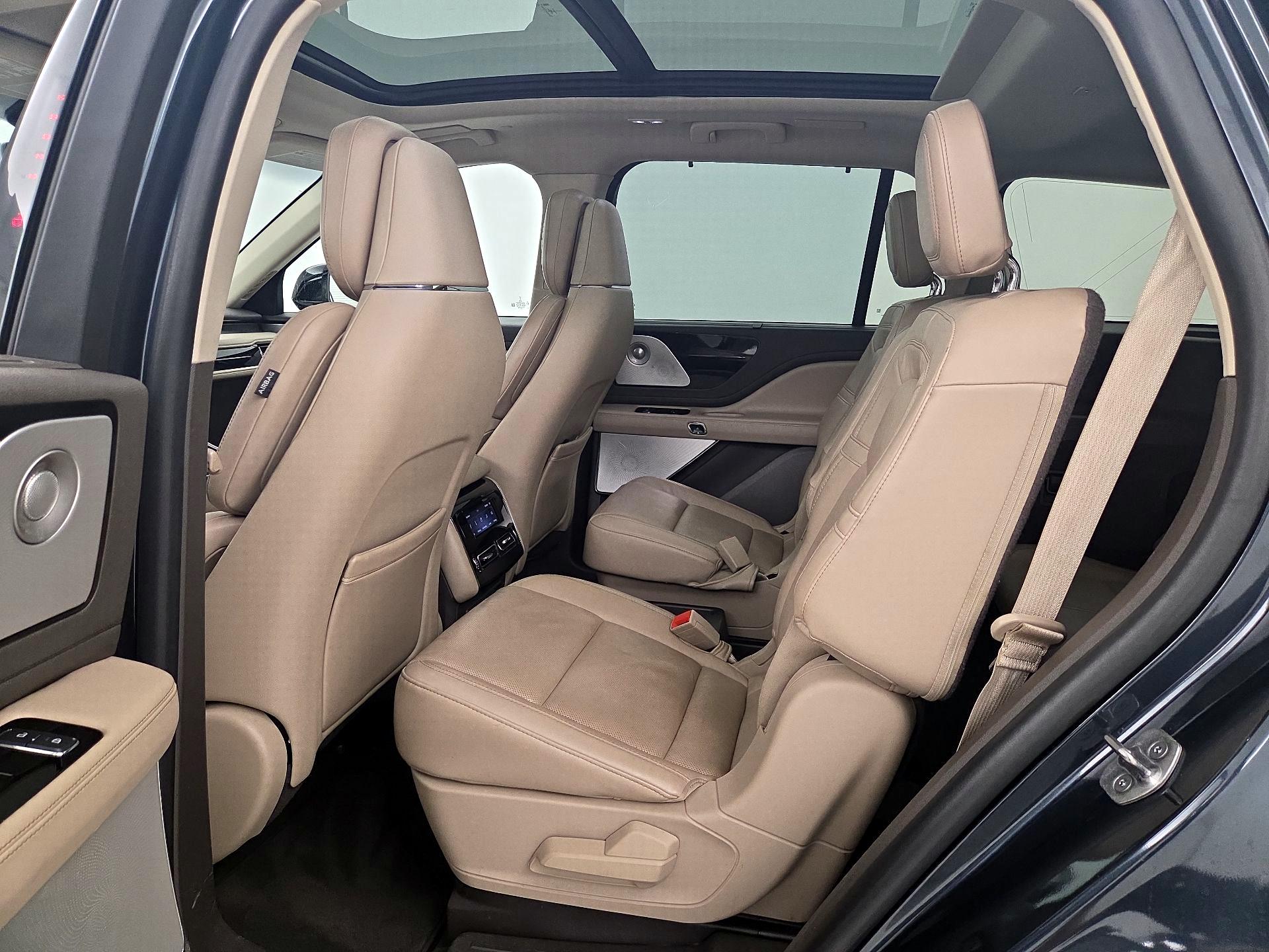 Thumbnail: 2022 Lincoln Aviator - 20